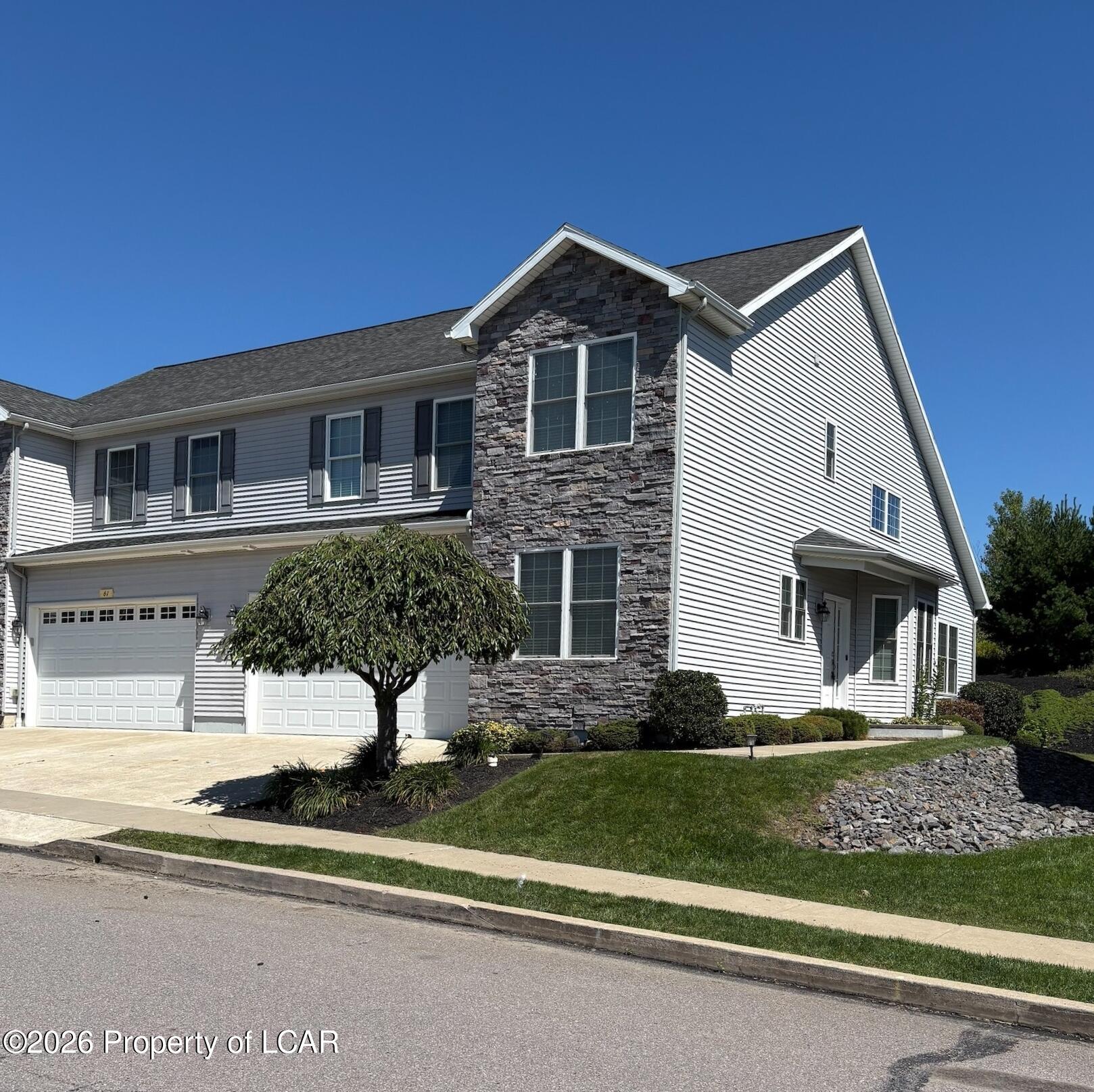 63 Grandview Drive — photo