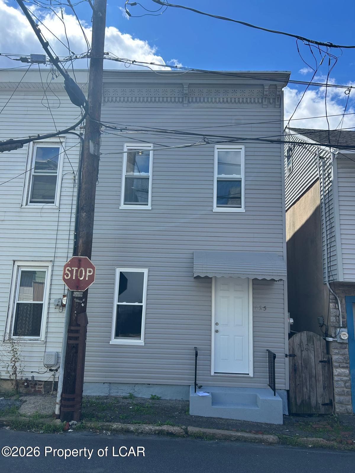 125 Carbon Street — photo