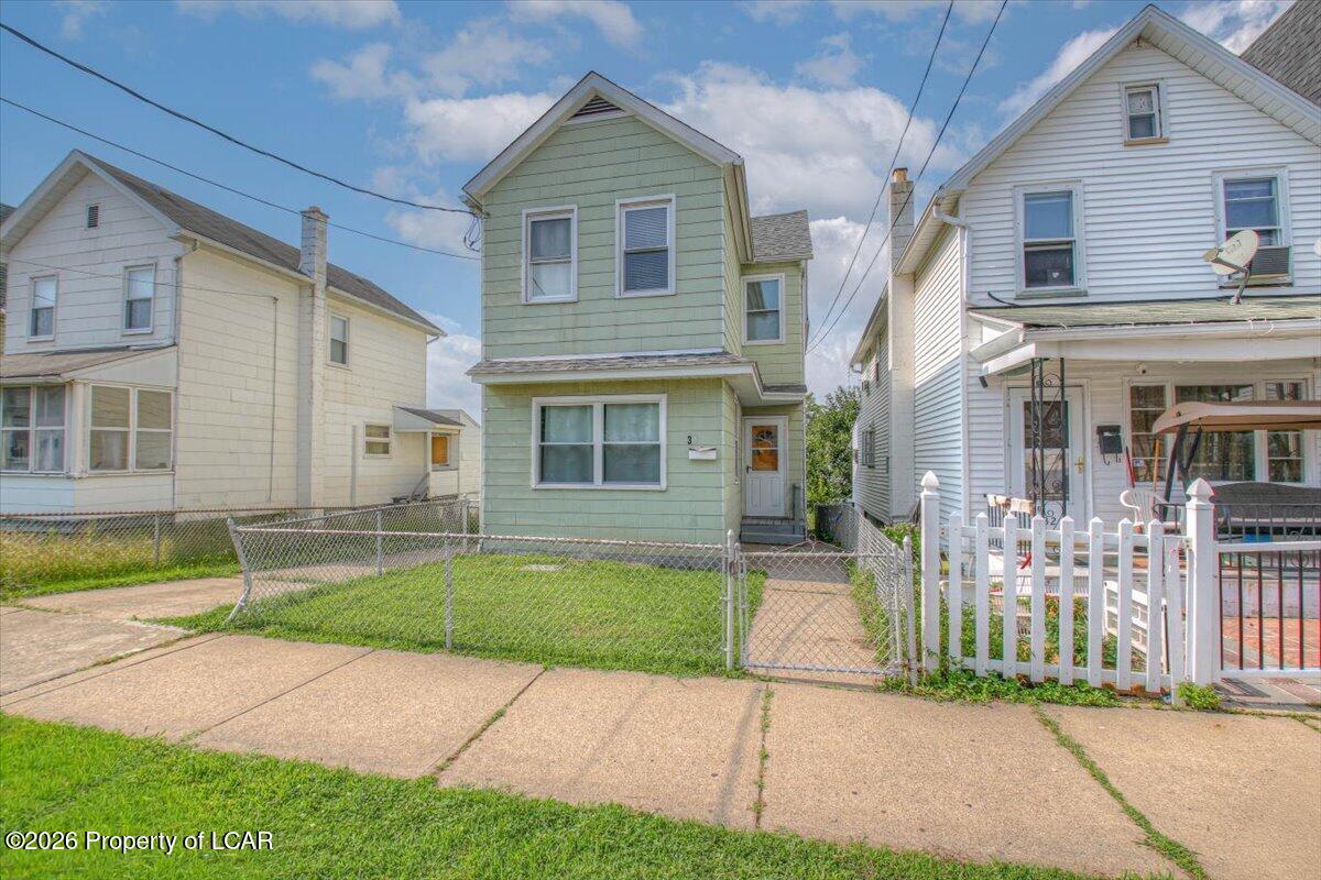 30 Custer Street — photo