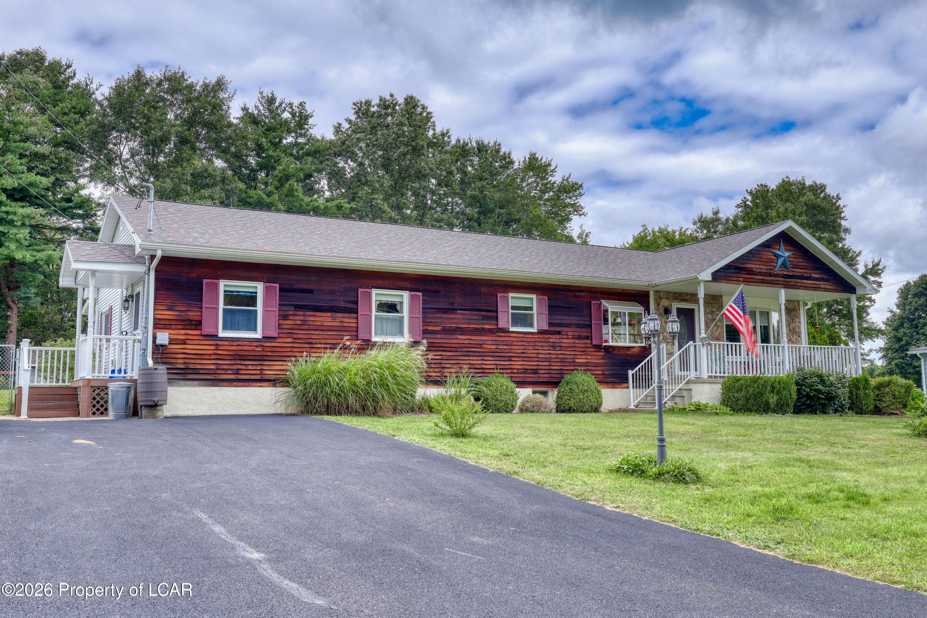 611 Saint Johns Road — photo