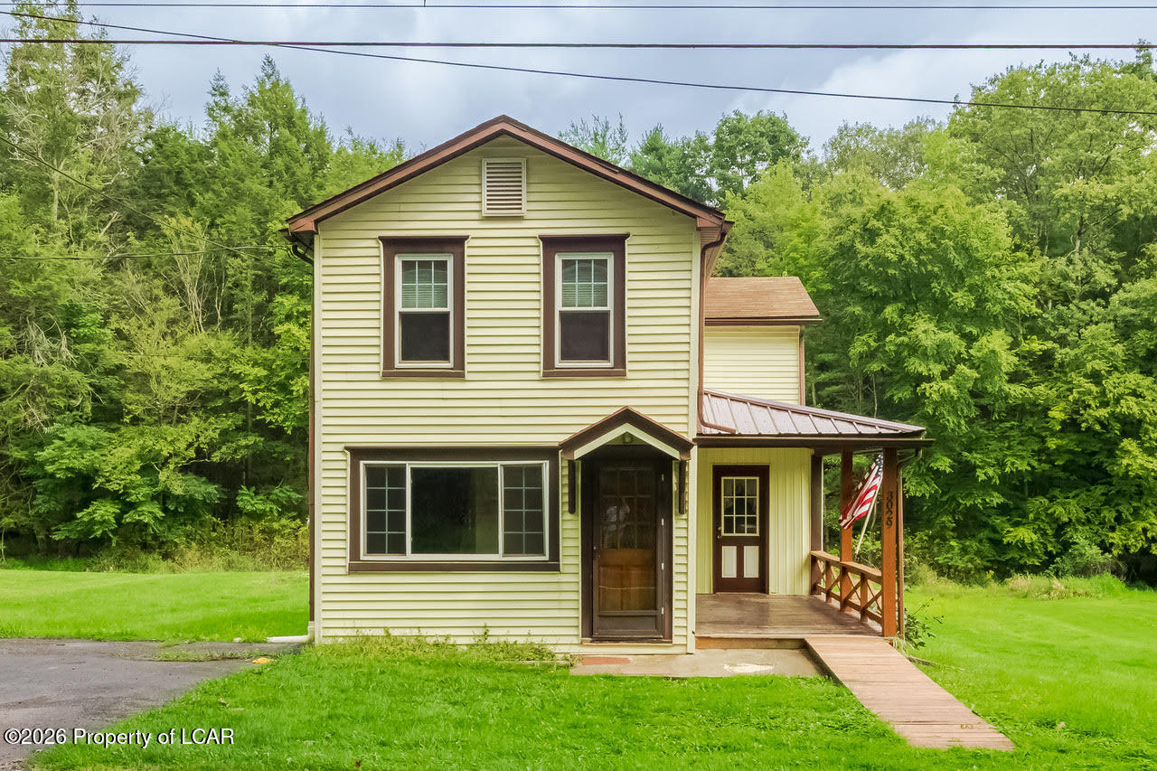 3029 Lower Demunds Road — photo