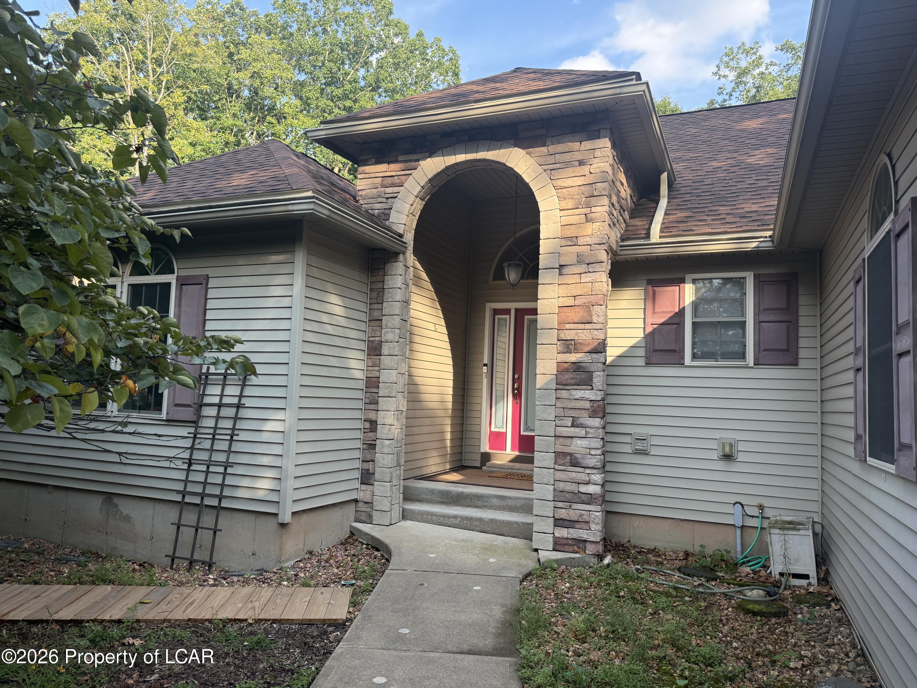124 Debbie Drive — photo