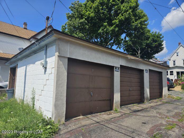 Emerald Court, Hazleton, PA 18201 — photo 2
