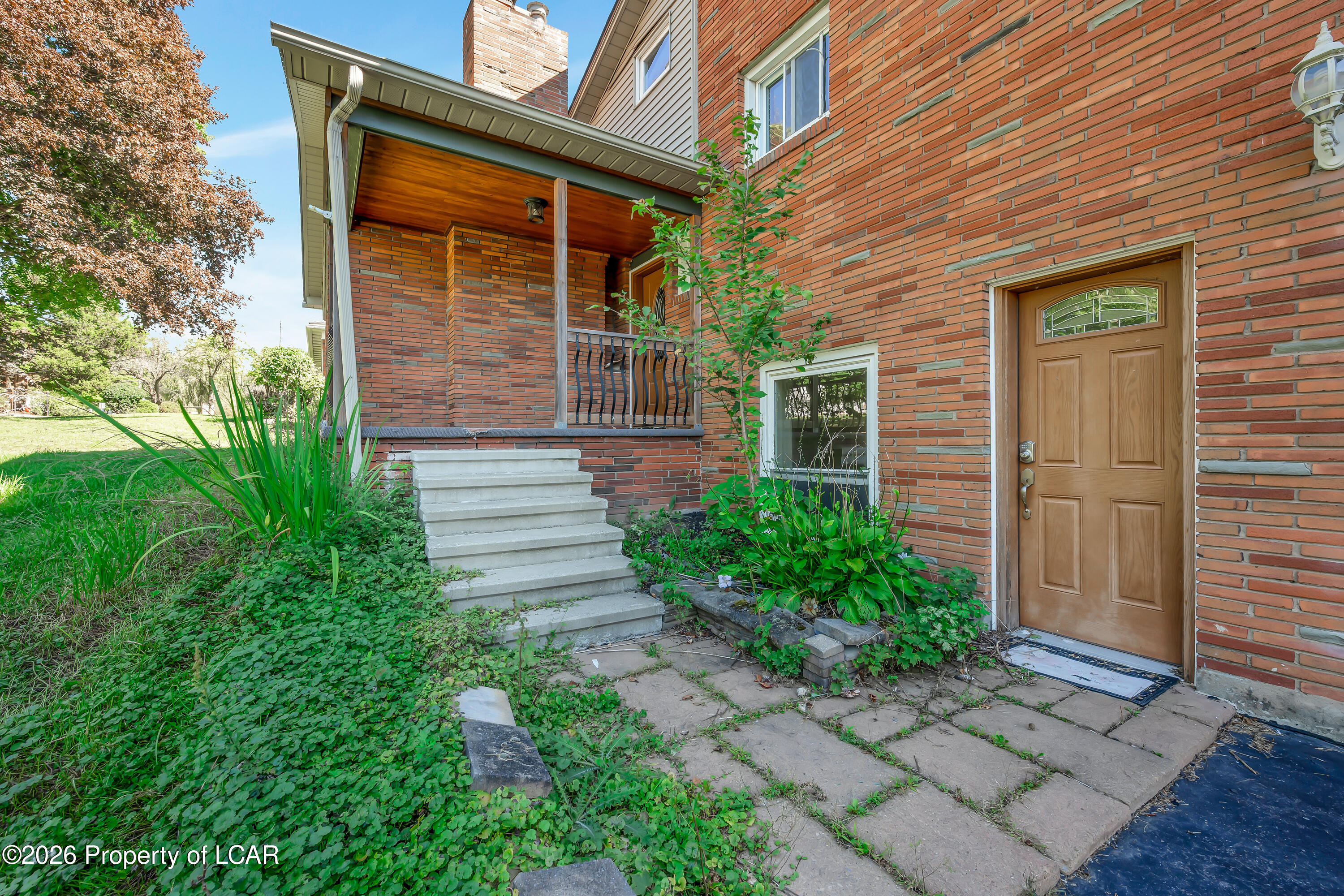 359 Upper Demunds Road — photo