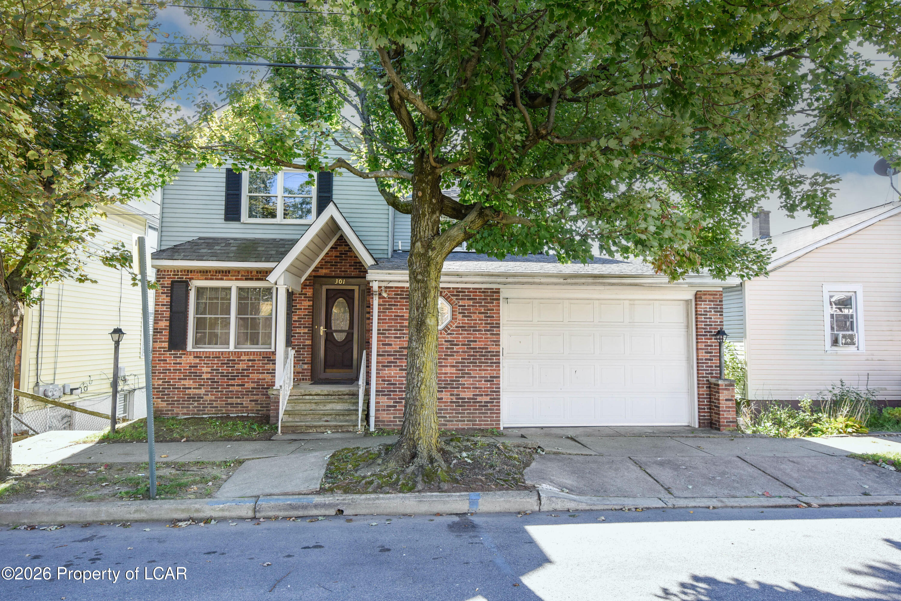 301 E Grove Street — photo