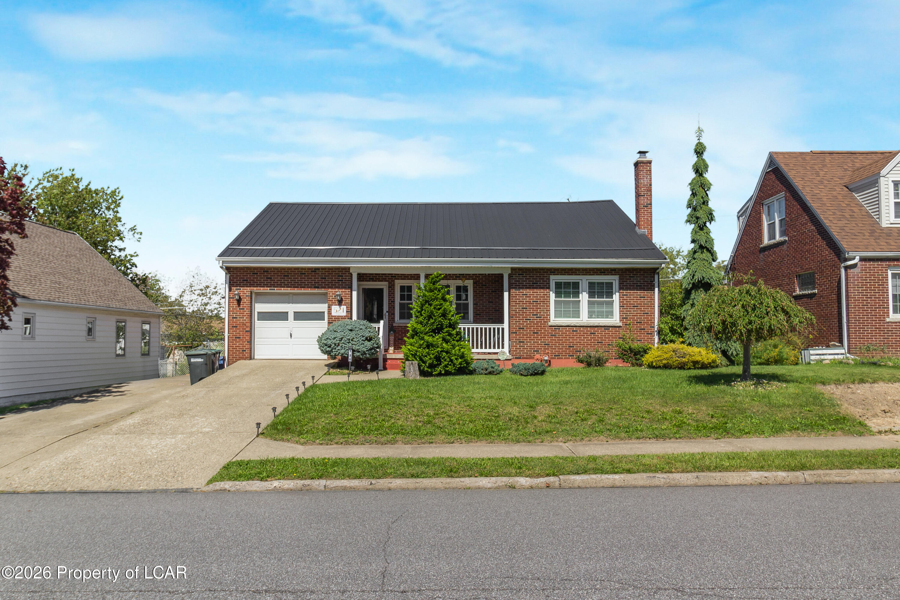 521 Muir Avenue — photo