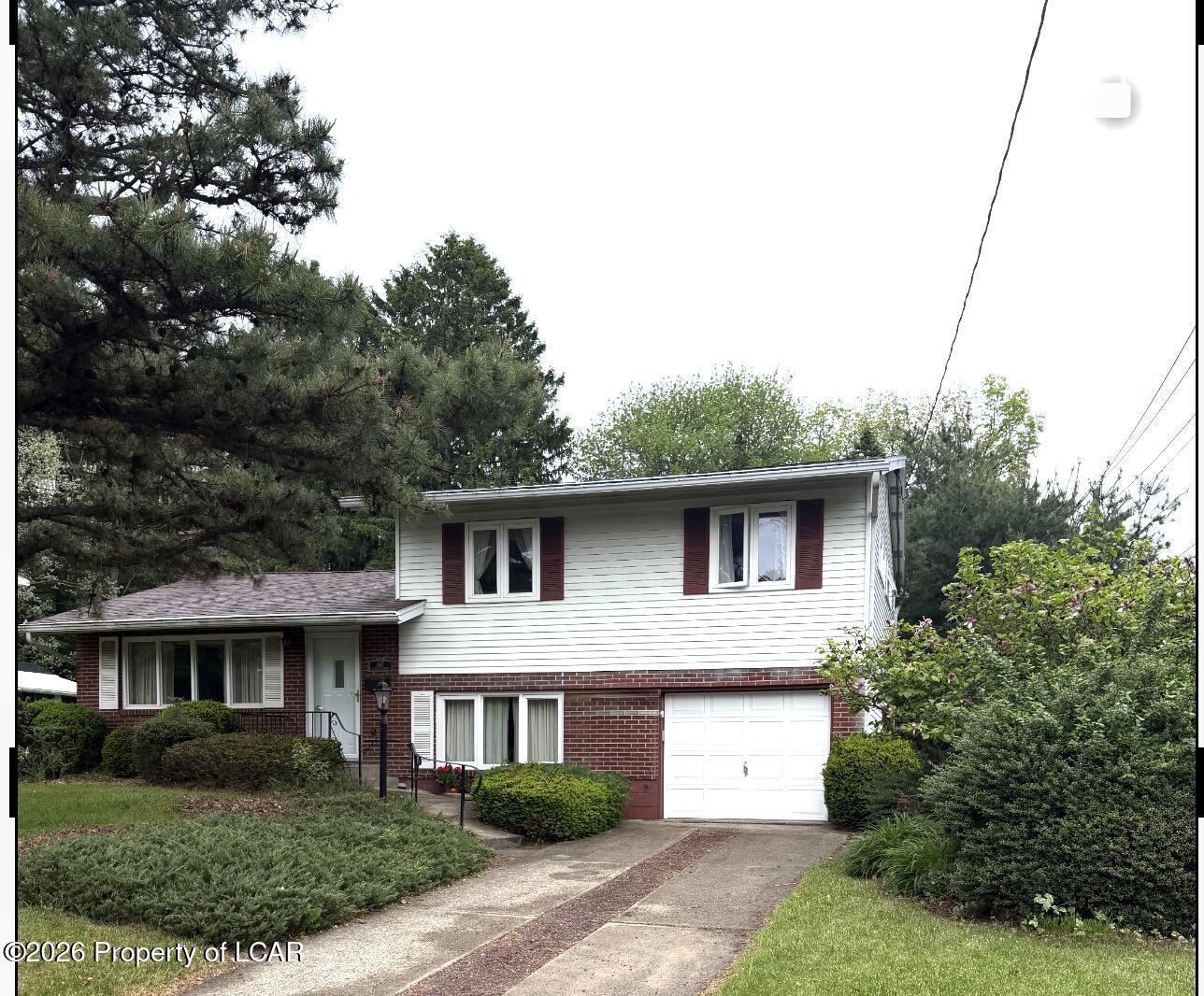 687 N Broad Street — photo