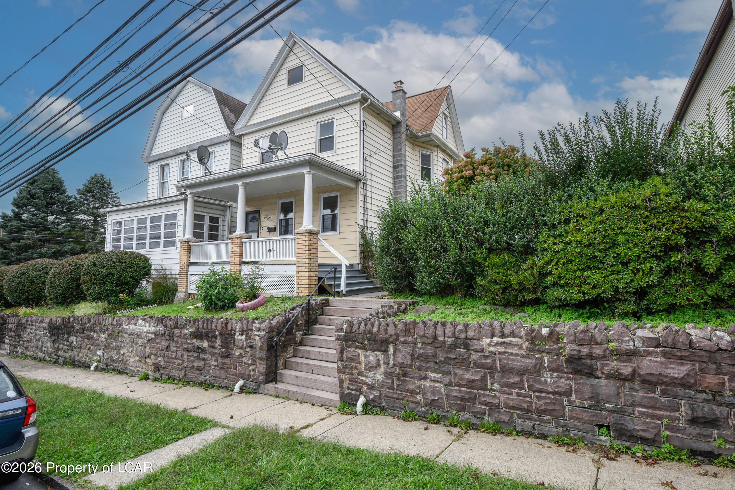 312 New Grant Street — photo
