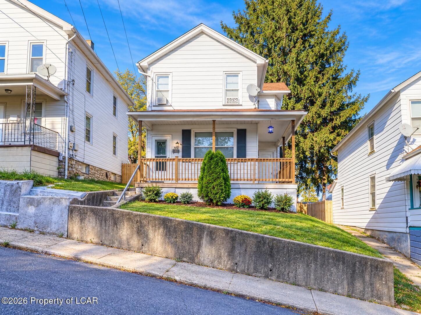 166 Reynolds Street — photo