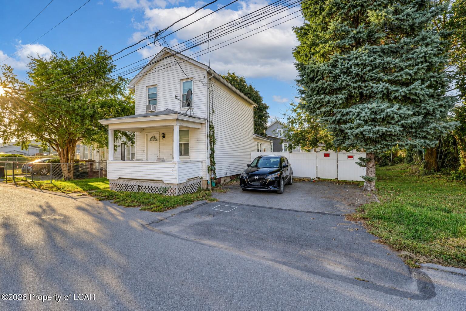 13 W River Street — photo