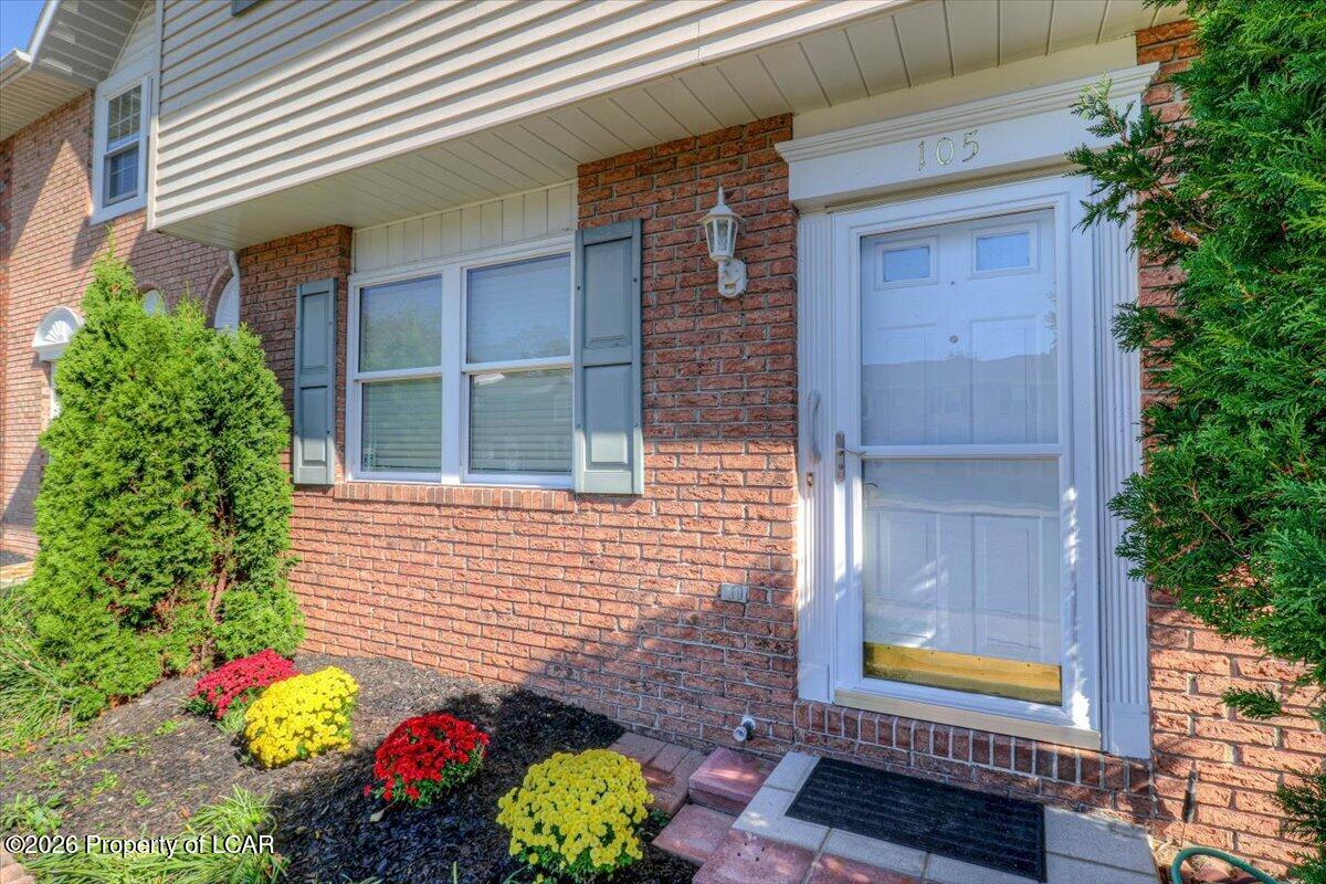 105 Aster Court, Exeter, PA 18643 — photo 2
