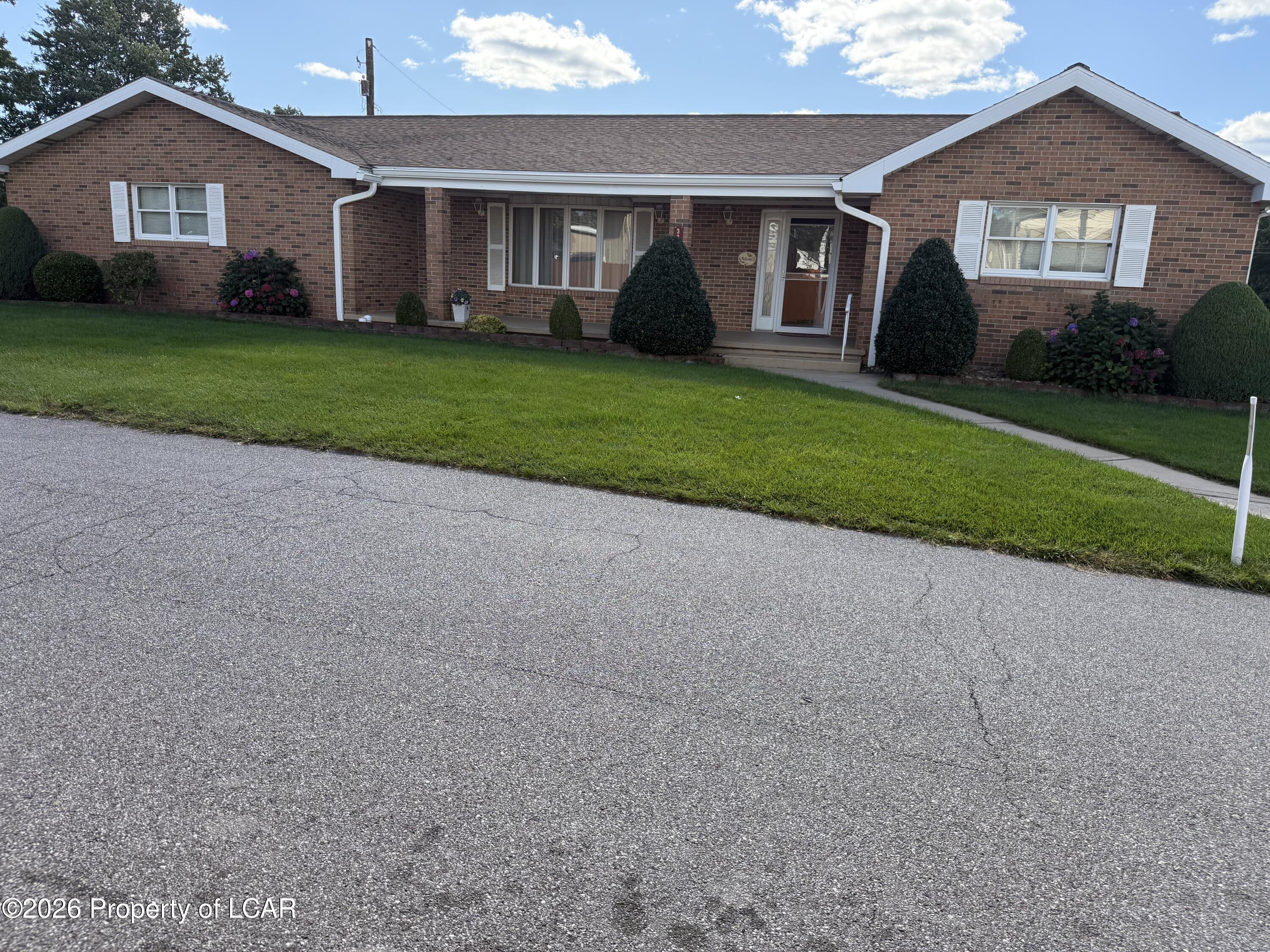 3014 N Sherman Court — photo