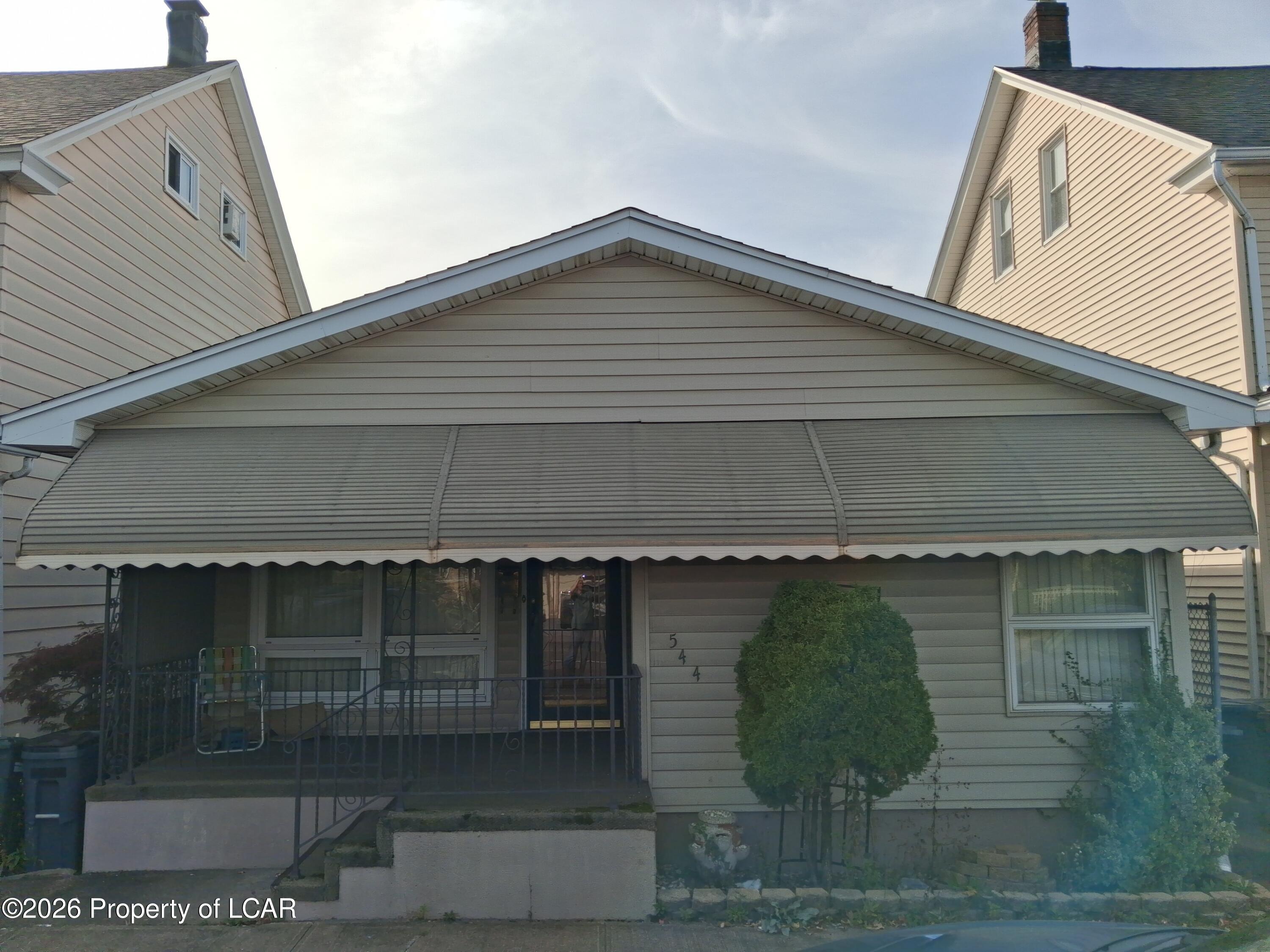 544 S Poplar Street — photo