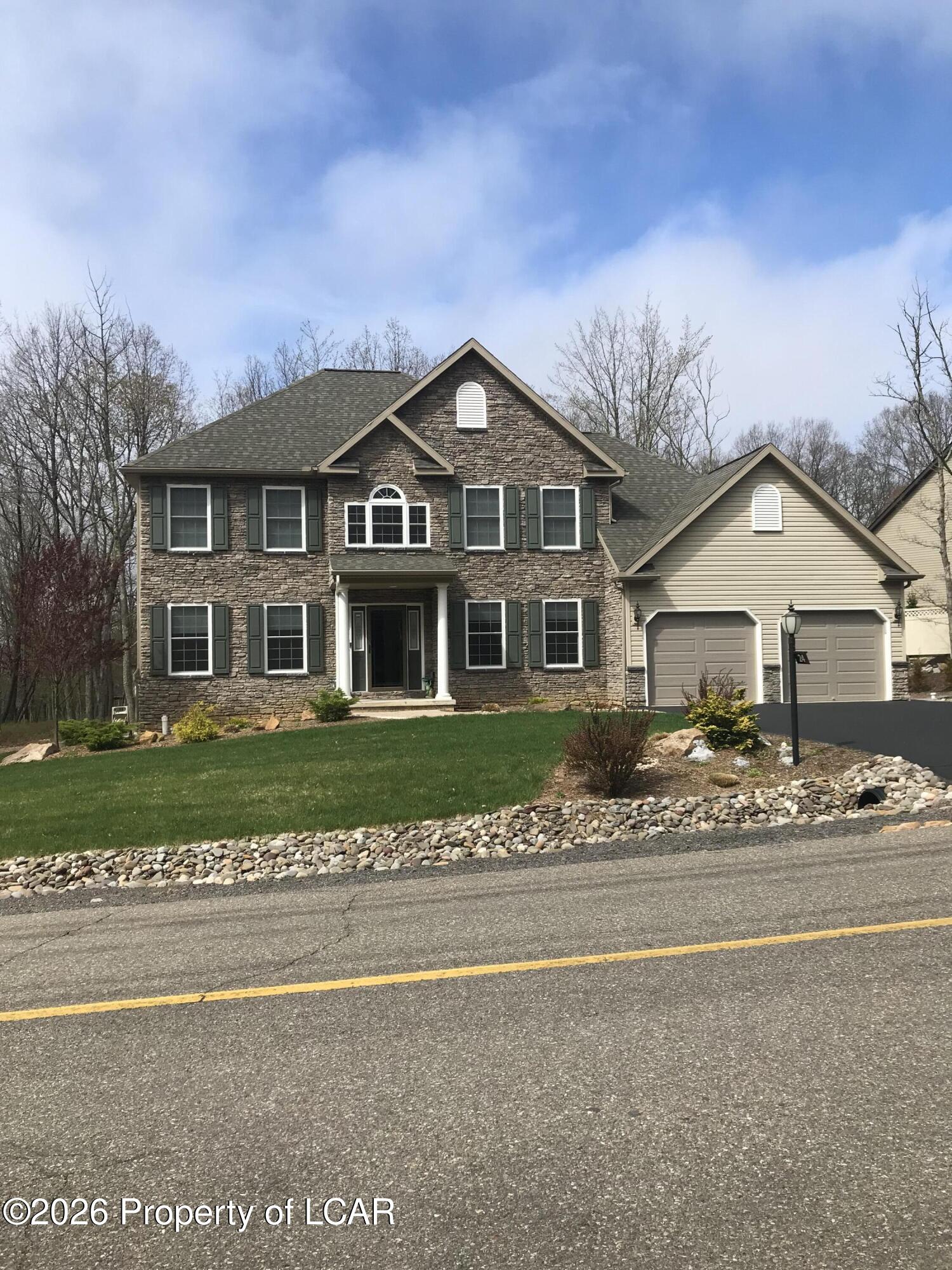 24 E Players Way — photo
