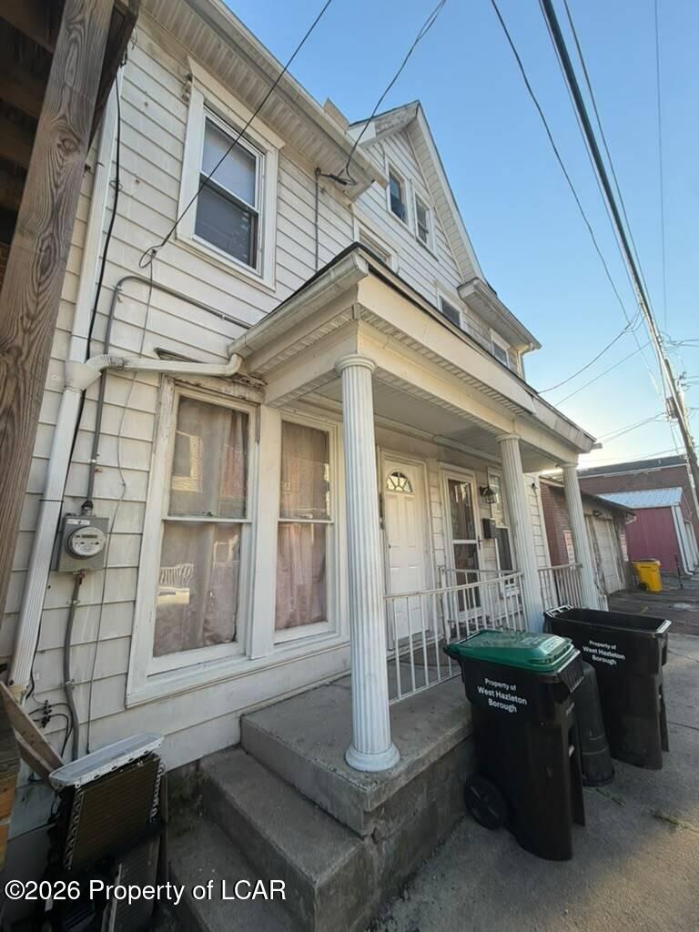 246 W Rowe Street — photo