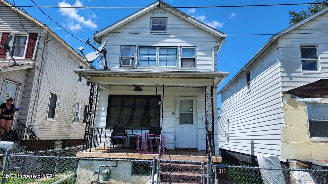 315 E River Street — photo