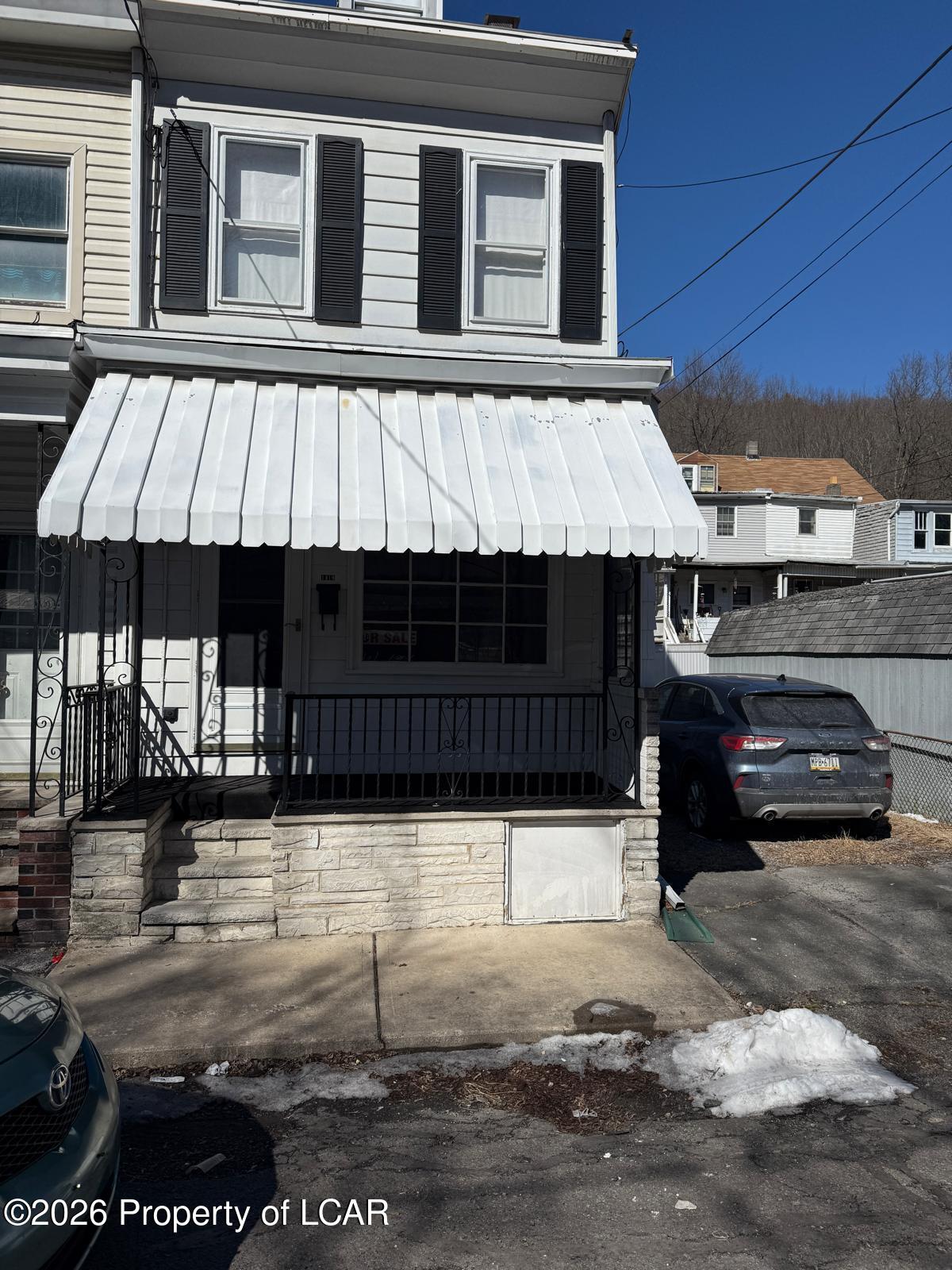 1419 E Market Street — photo
