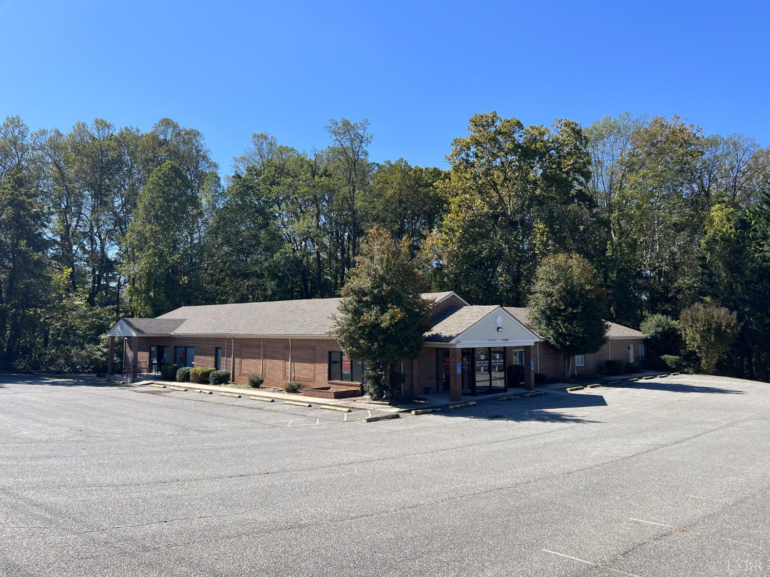 4262 S Amherst Highway — photo