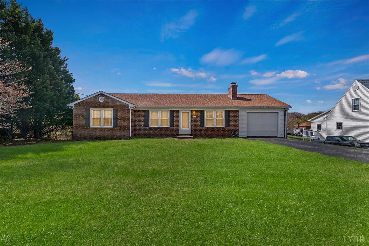 134 Hunt Club Dr — photo