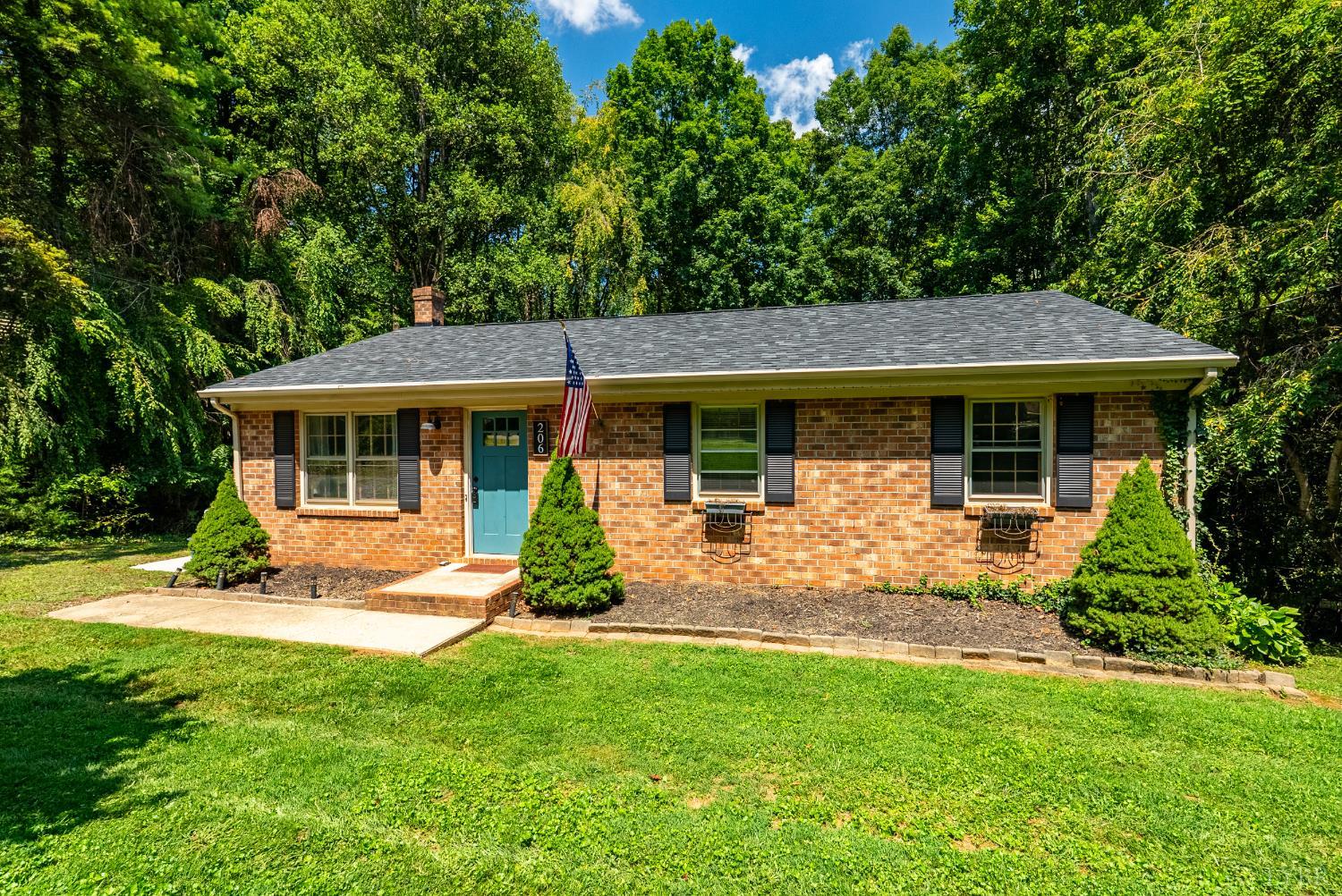 206 Simsbury Lane — photo
