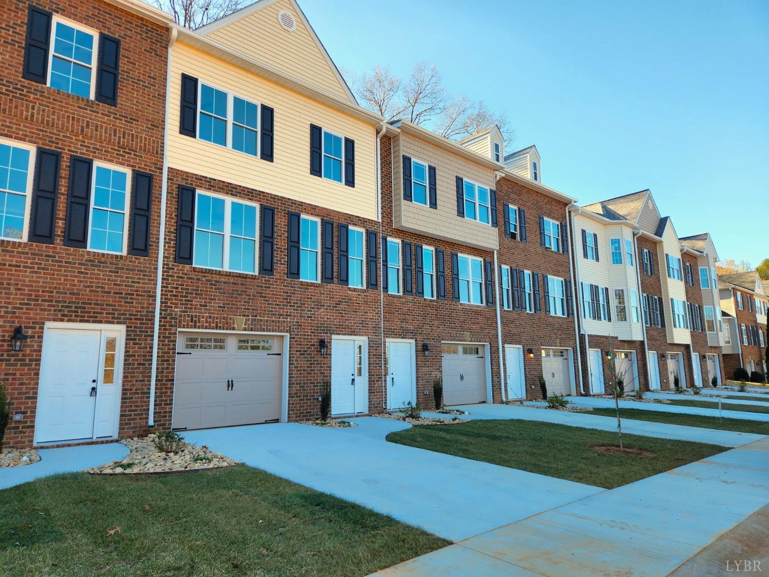 3008 Hill Street 408 — photo