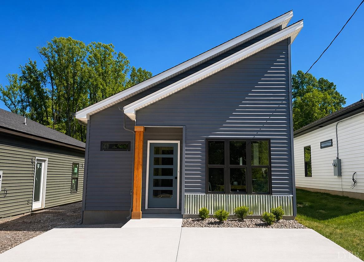 2721 Rainbow Circle — photo