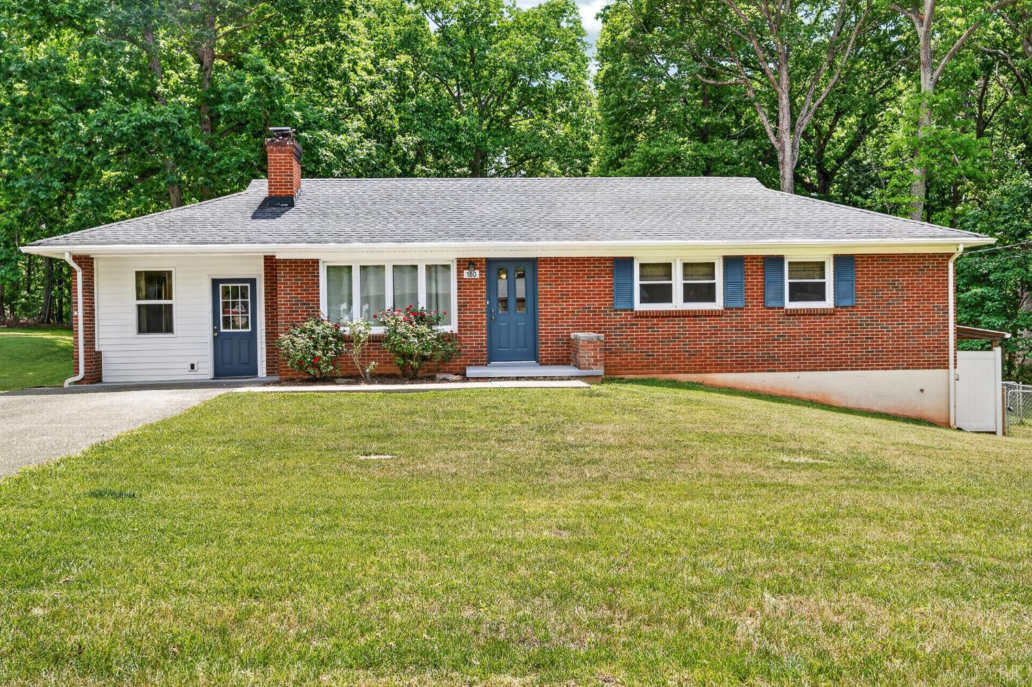 180 Hydaway Drive — photo