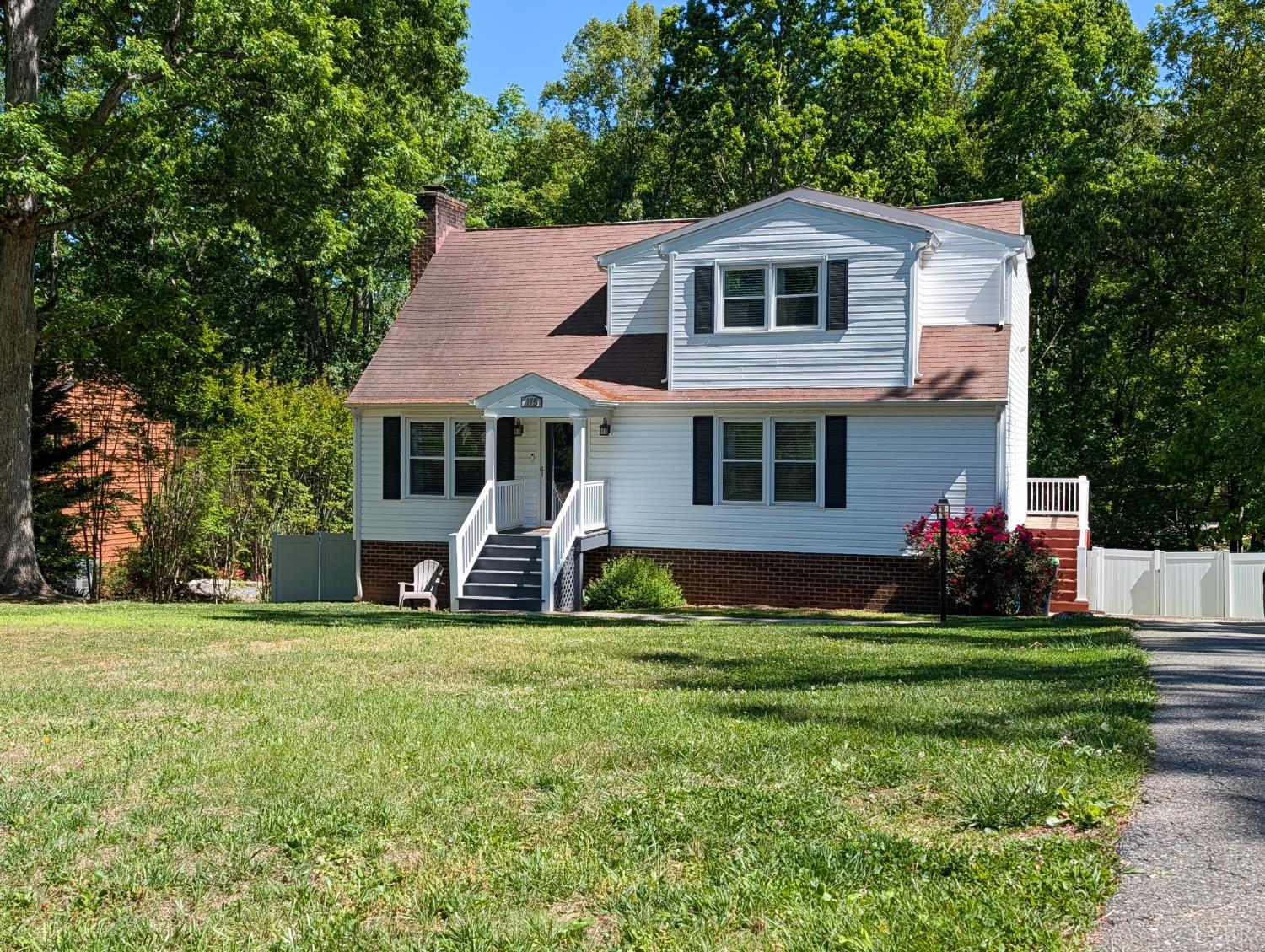 175 Goldfinch Drive — photo