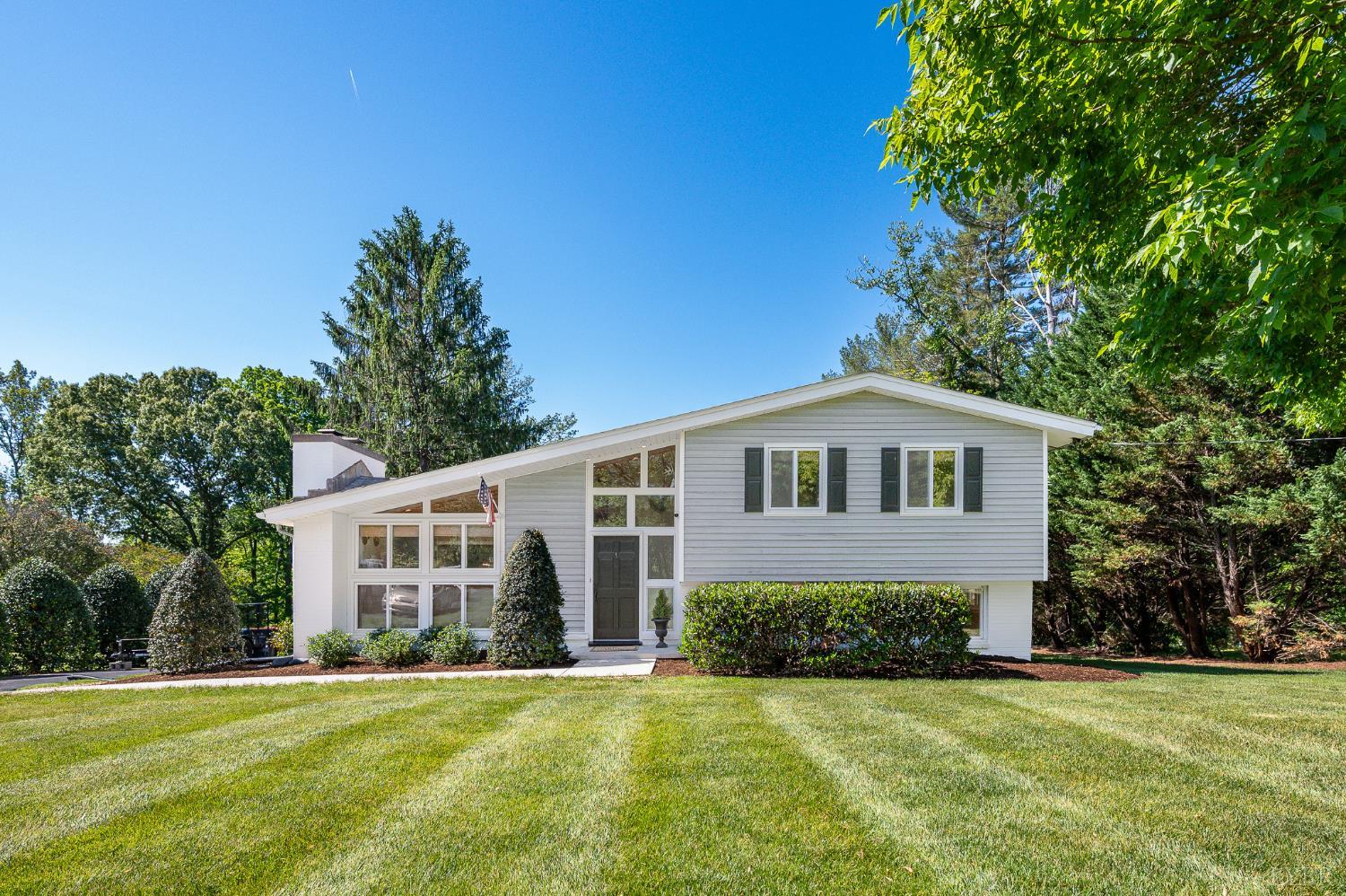 142 Whitehead Drive — photo