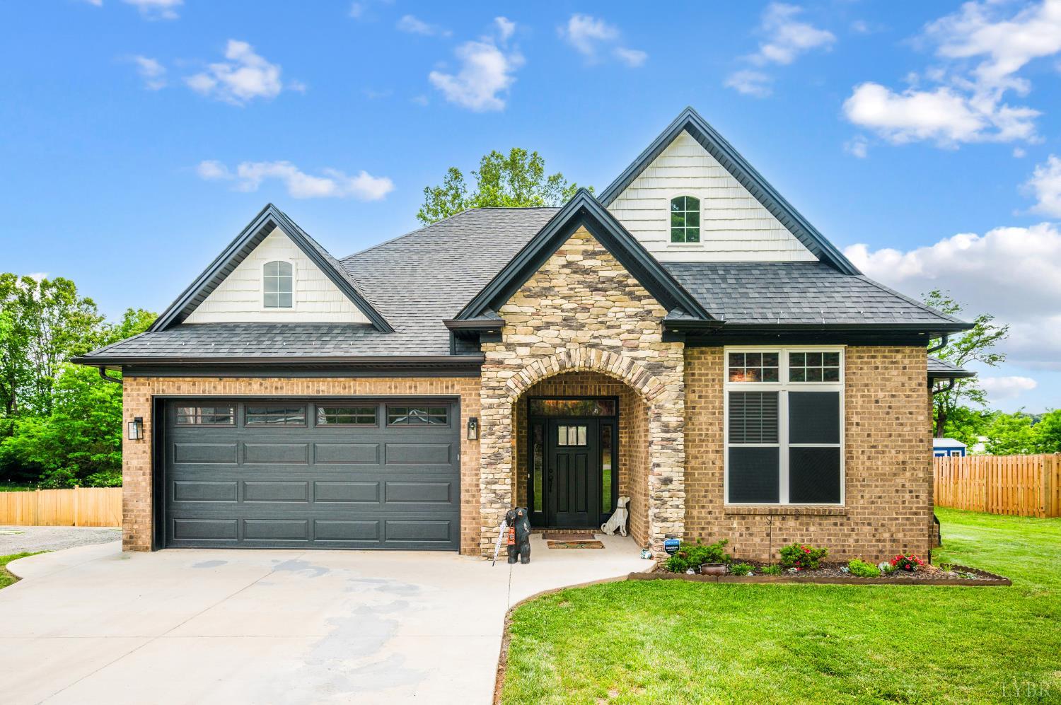 103 Phillips Circle — photo