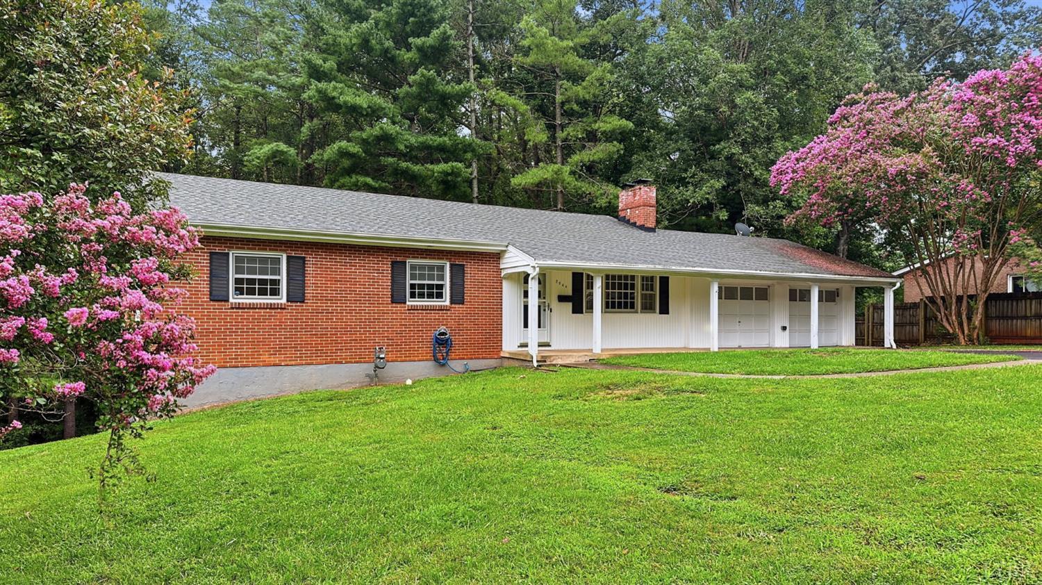 2044 Indian Hill Road — photo