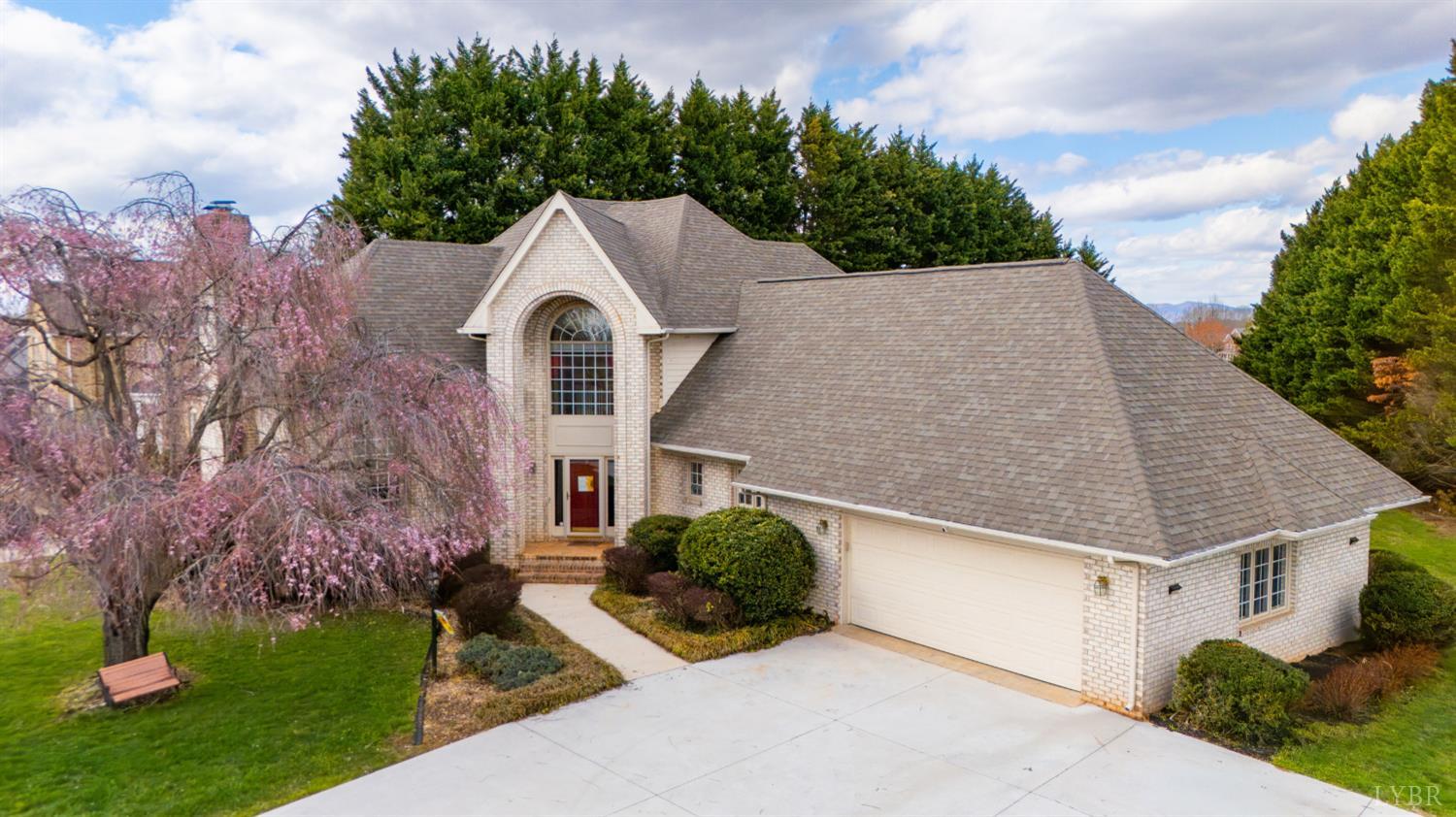 1099 Shasta Lane — photo