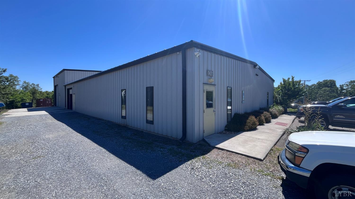 1431 Waterlick Road — photo