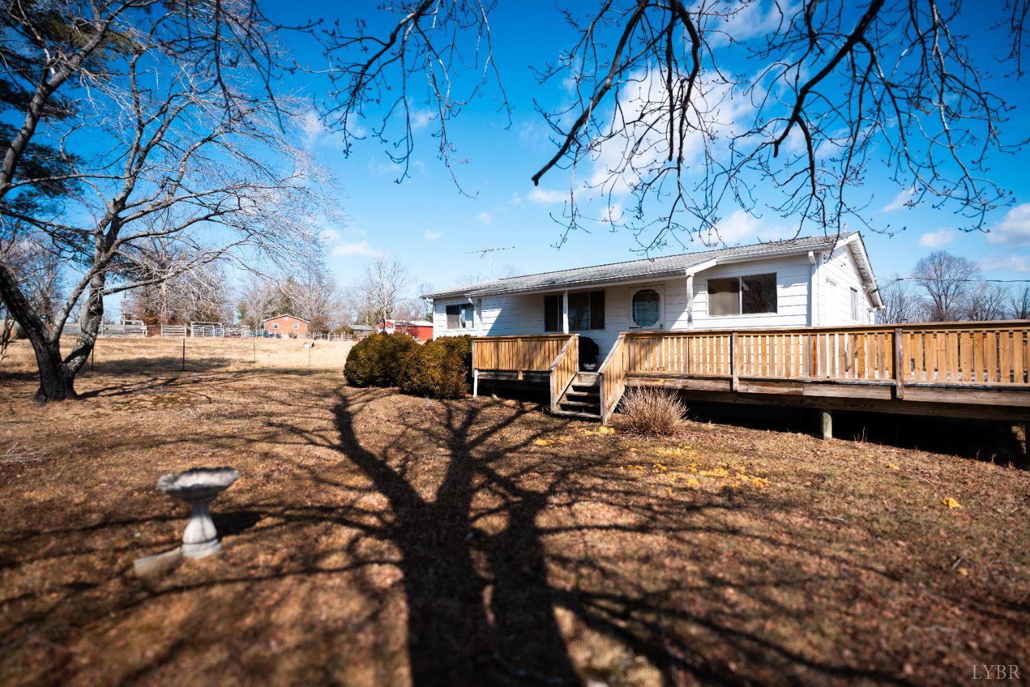 1228 Clover Creek Rd — photo
