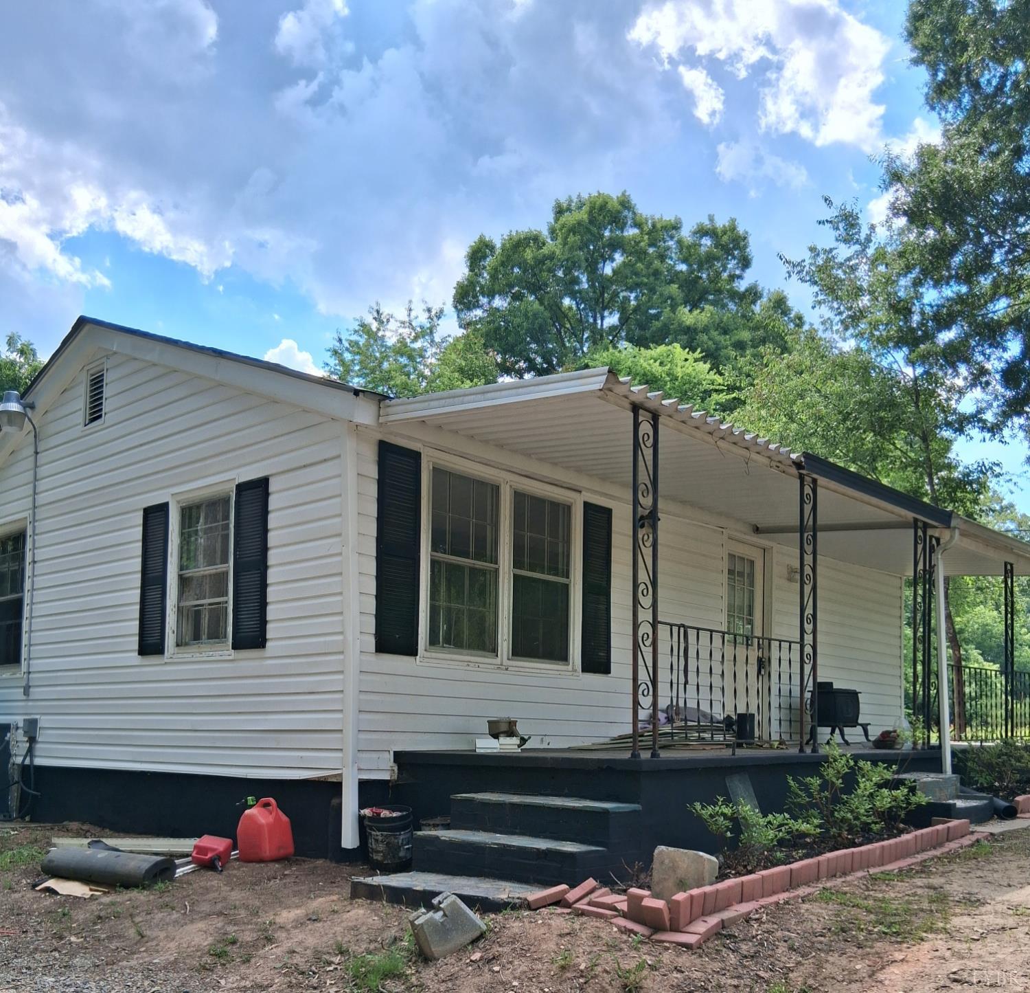 128 Davis — photo