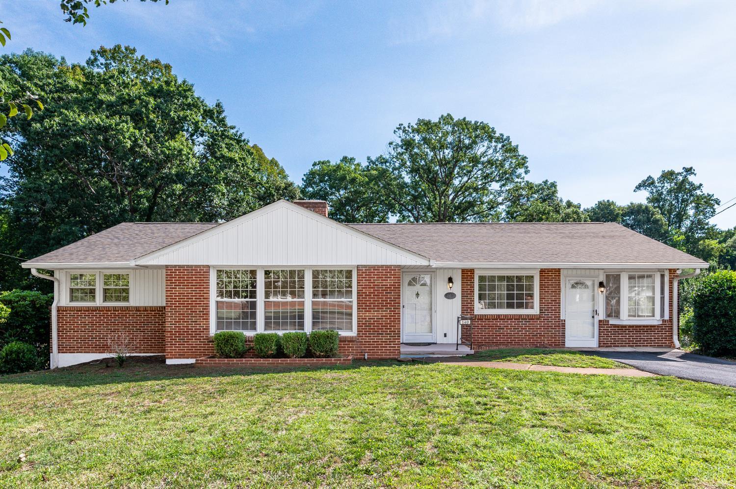 140 Moorman Drive — photo