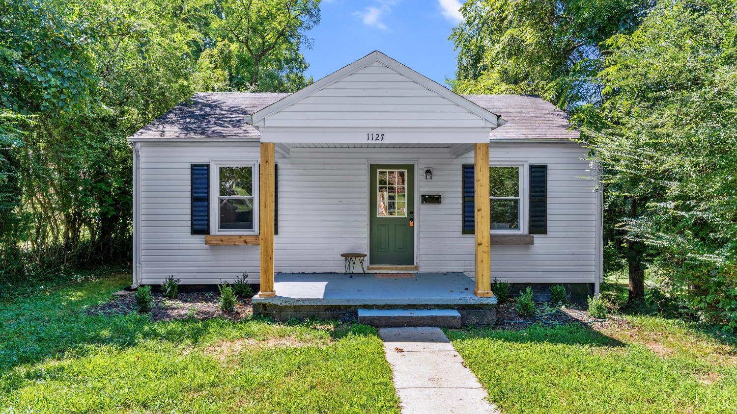 1127 Stratford Road — photo