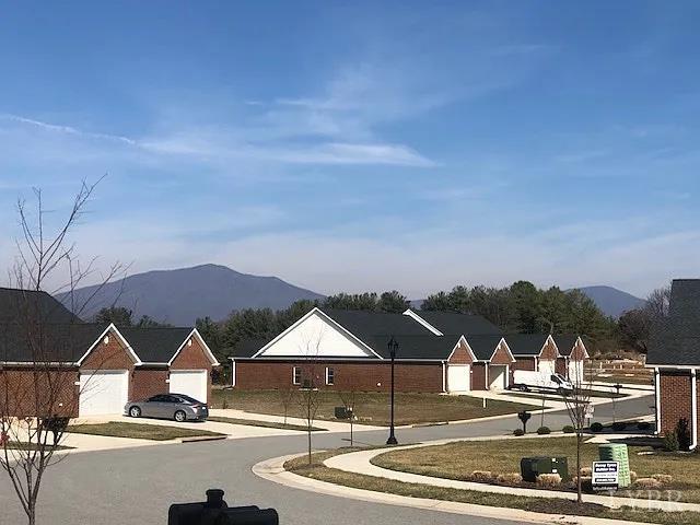 175 Villa Oak Circle — photo