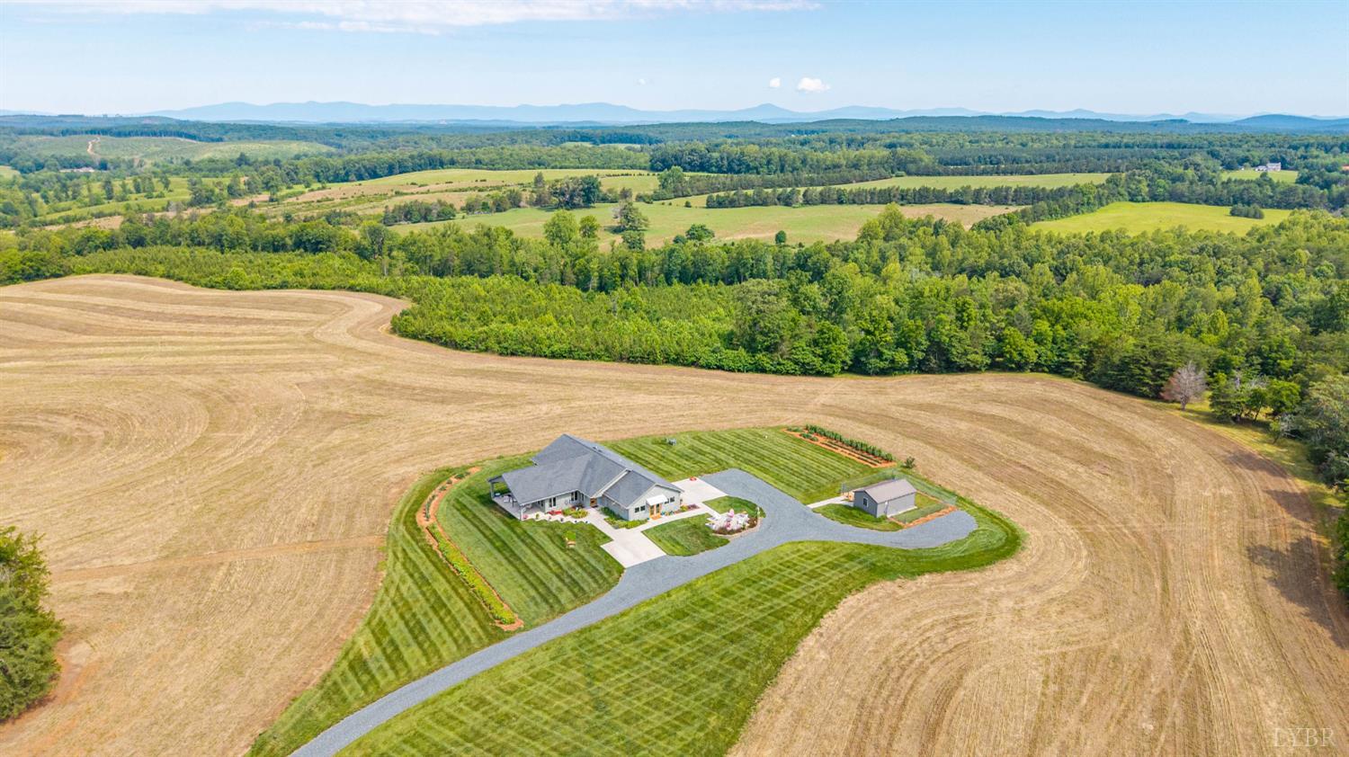 1370 Moonlight Road — photo
