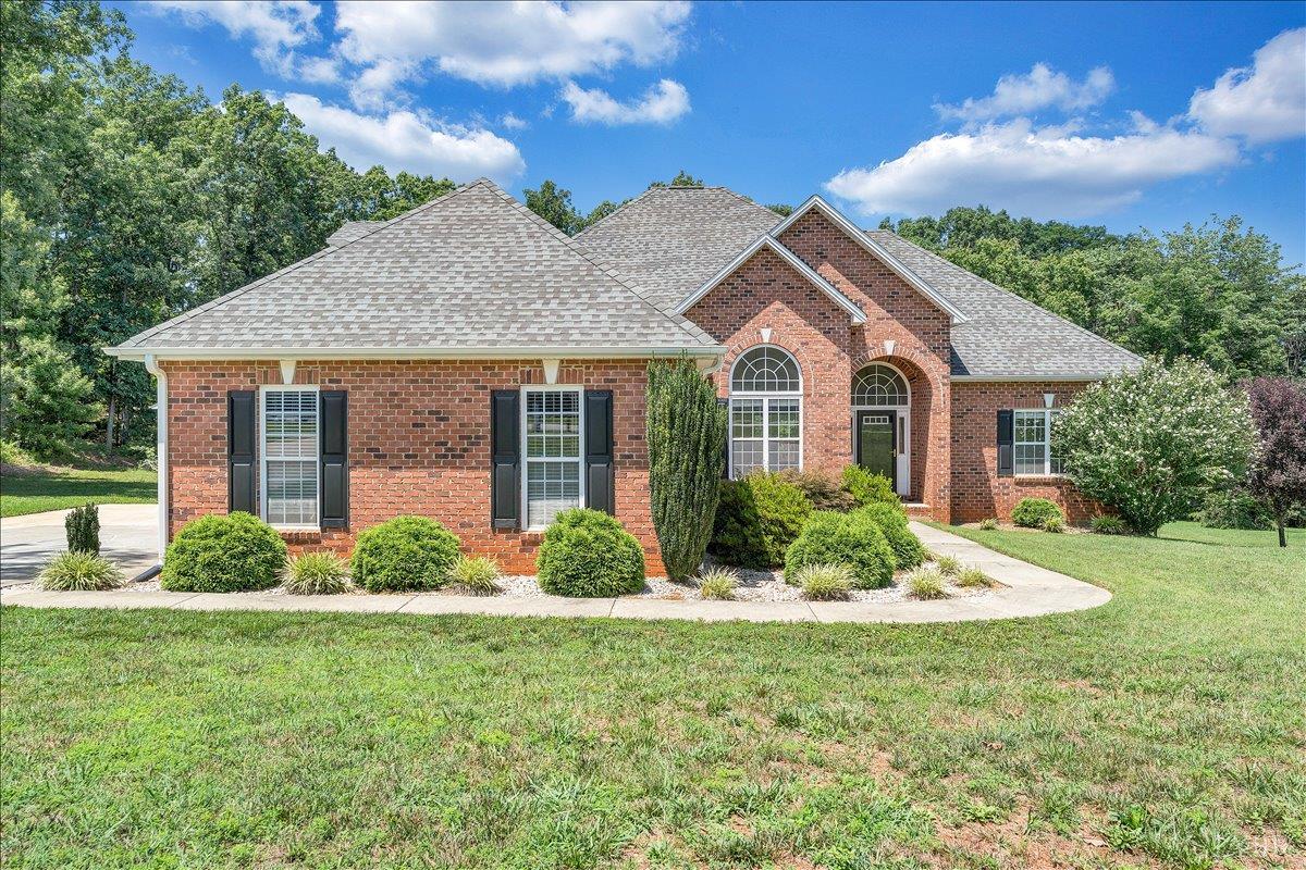 138 Holland Court — photo