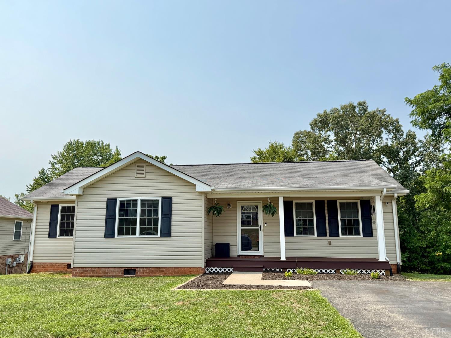 82 Valleyview Drive — photo