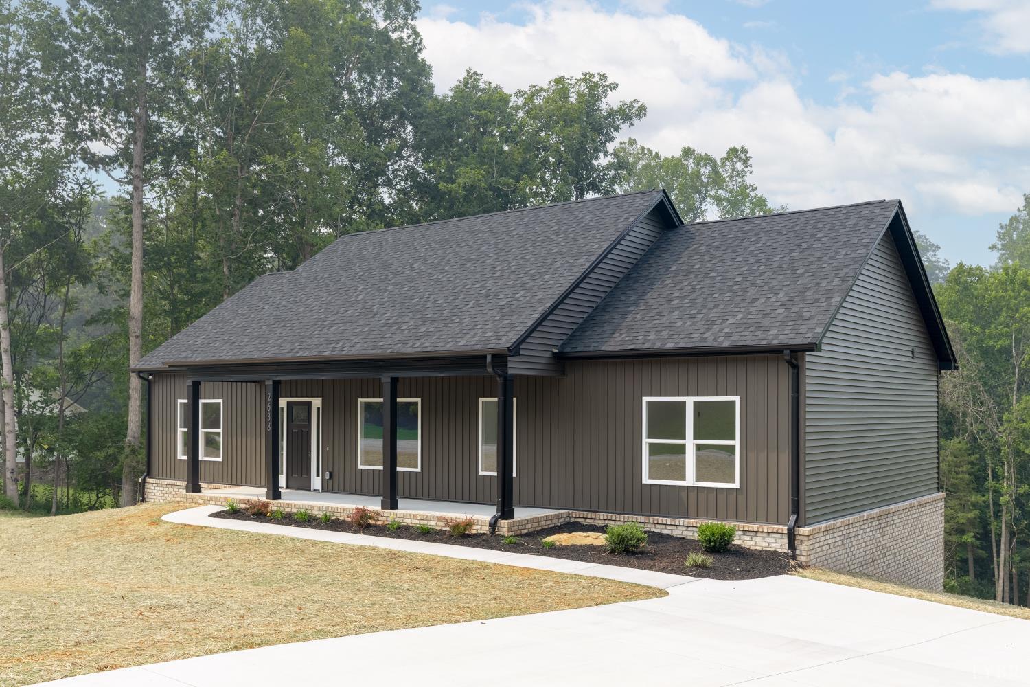 2638 Twin Lake Dr — photo