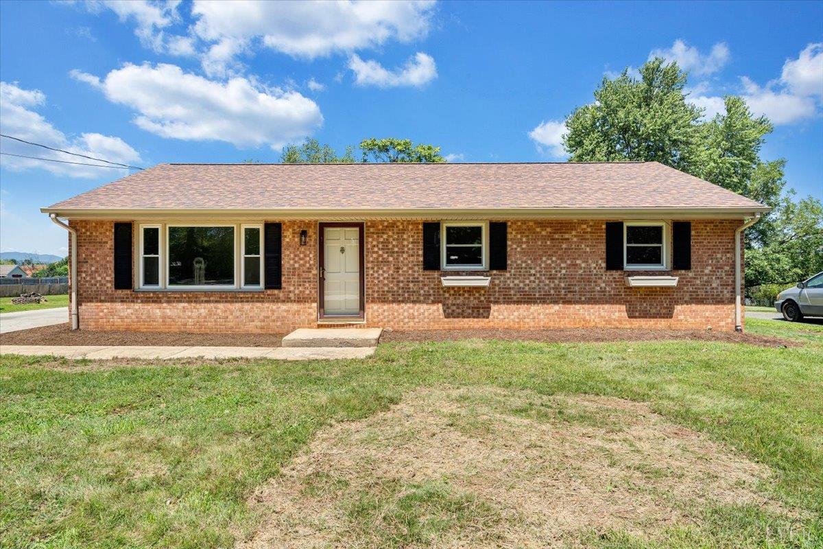 1002 Green Meadow Road — photo