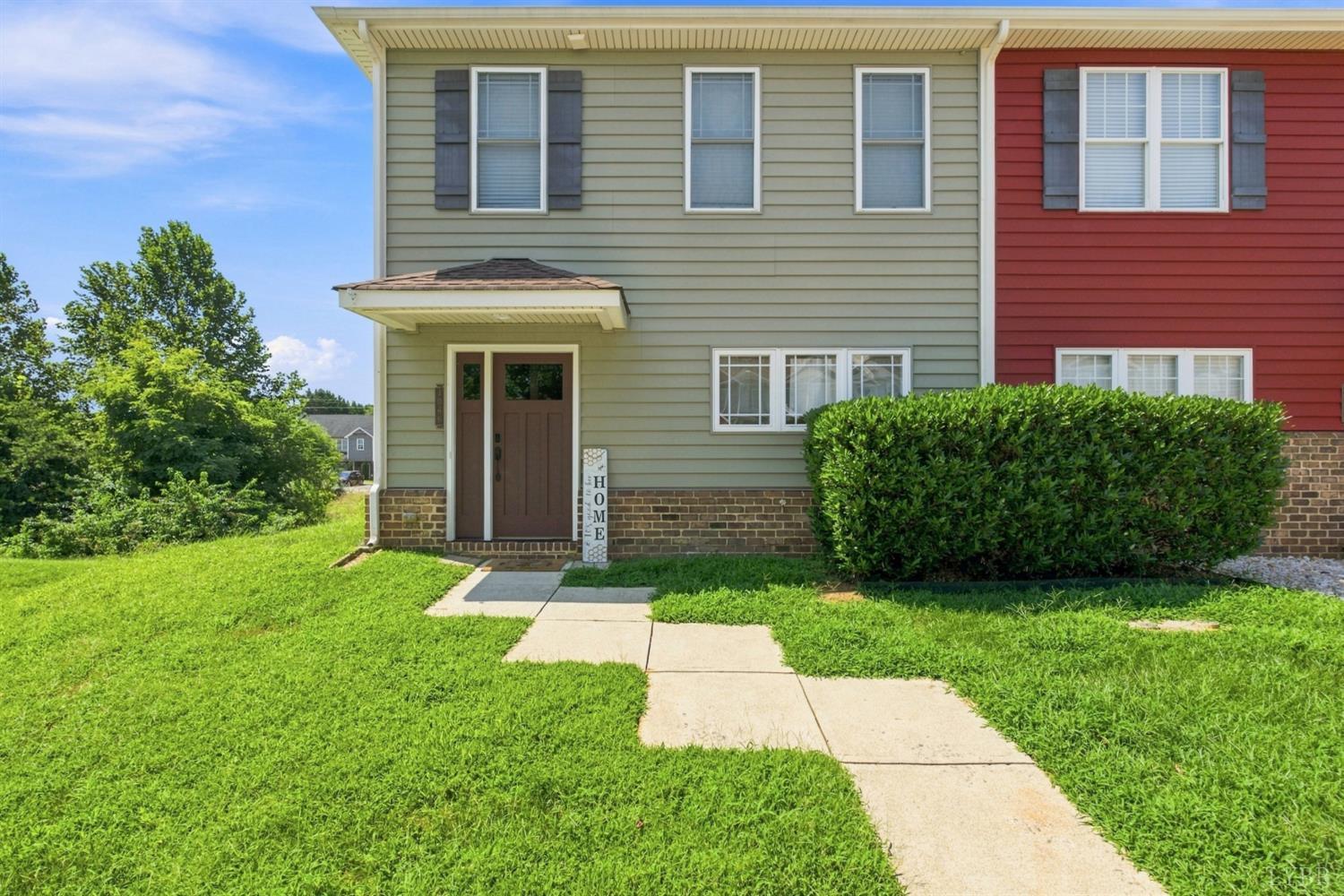 1066 Commonwealth Circle — photo