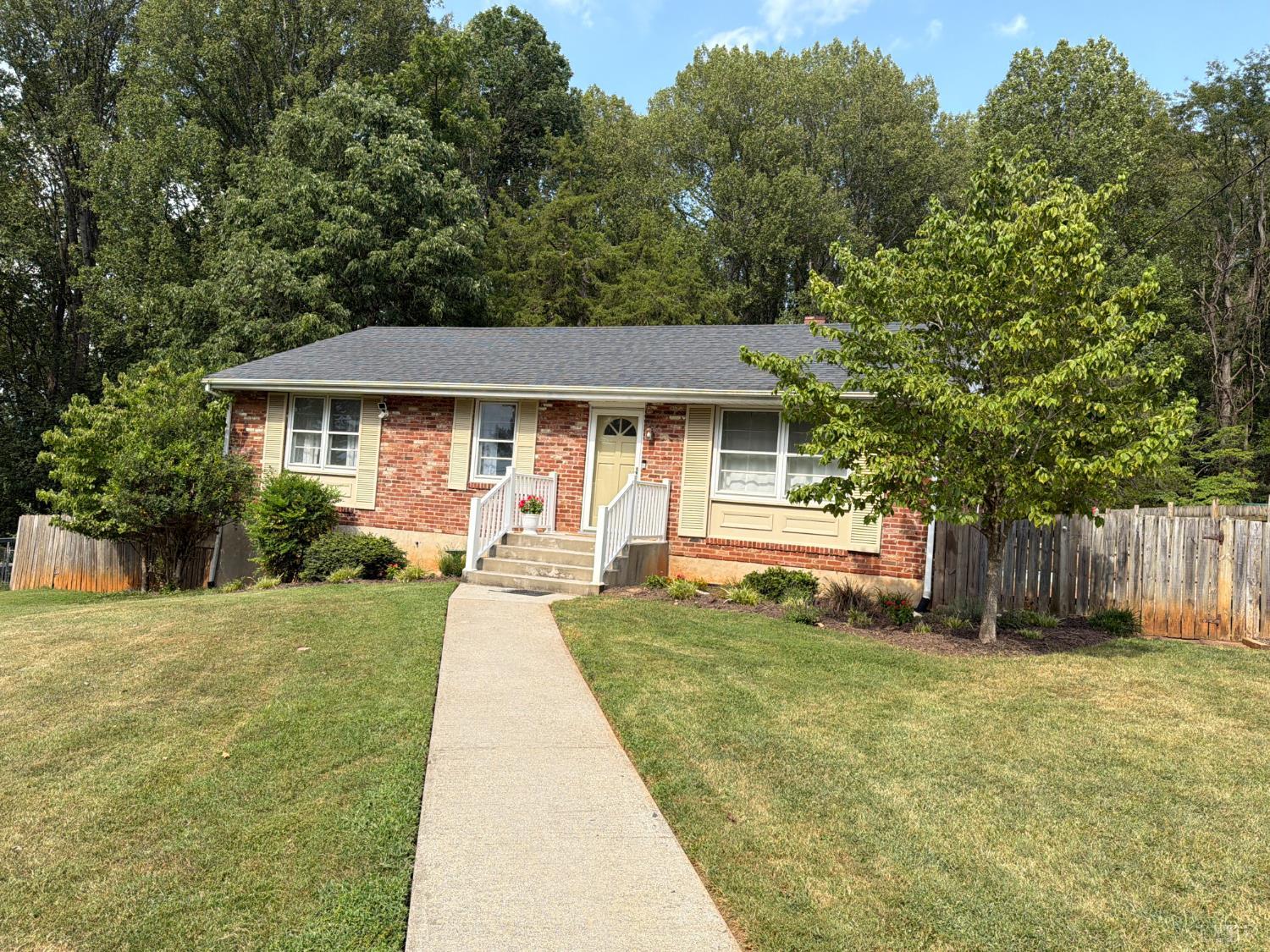 1114 Dandridge Drive — photo