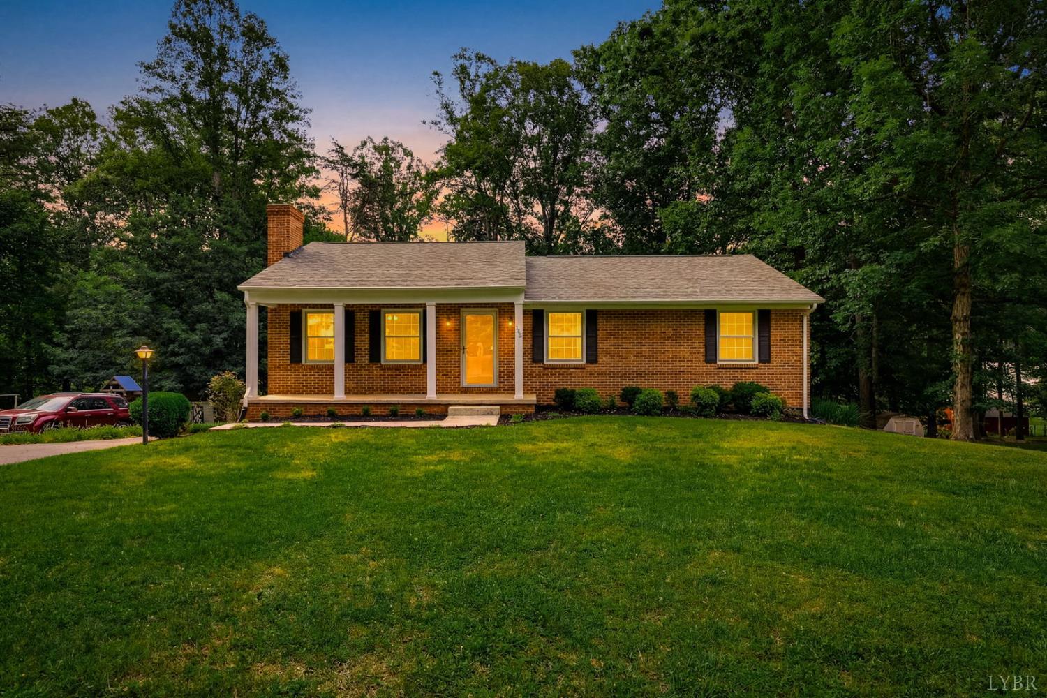 112 Valleywood Drive — photo