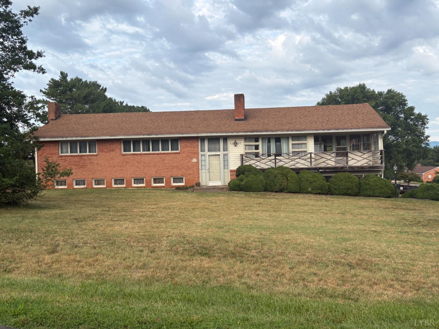 1729 Oakwood Street — photo