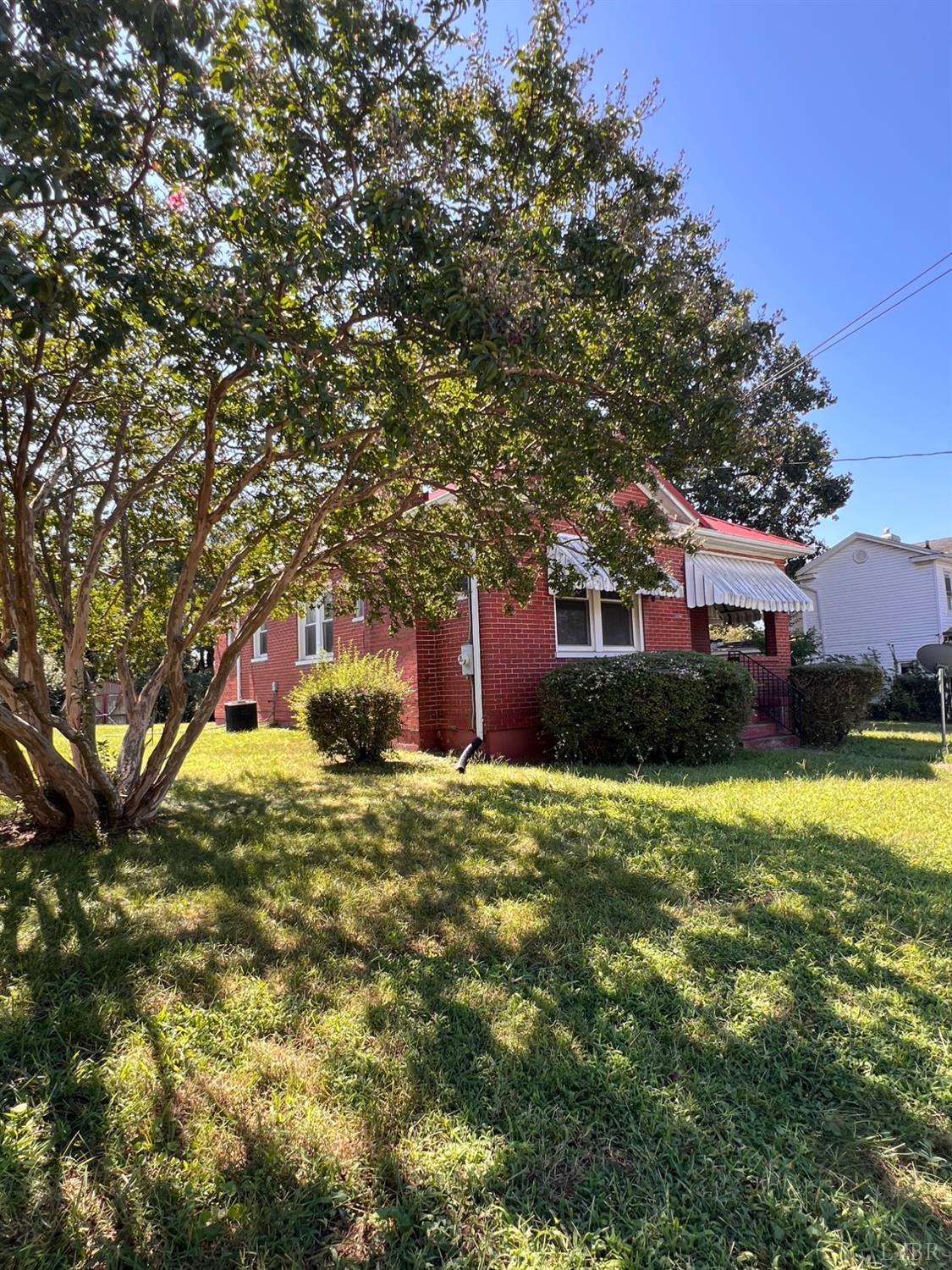2230 Fairview Ave — photo