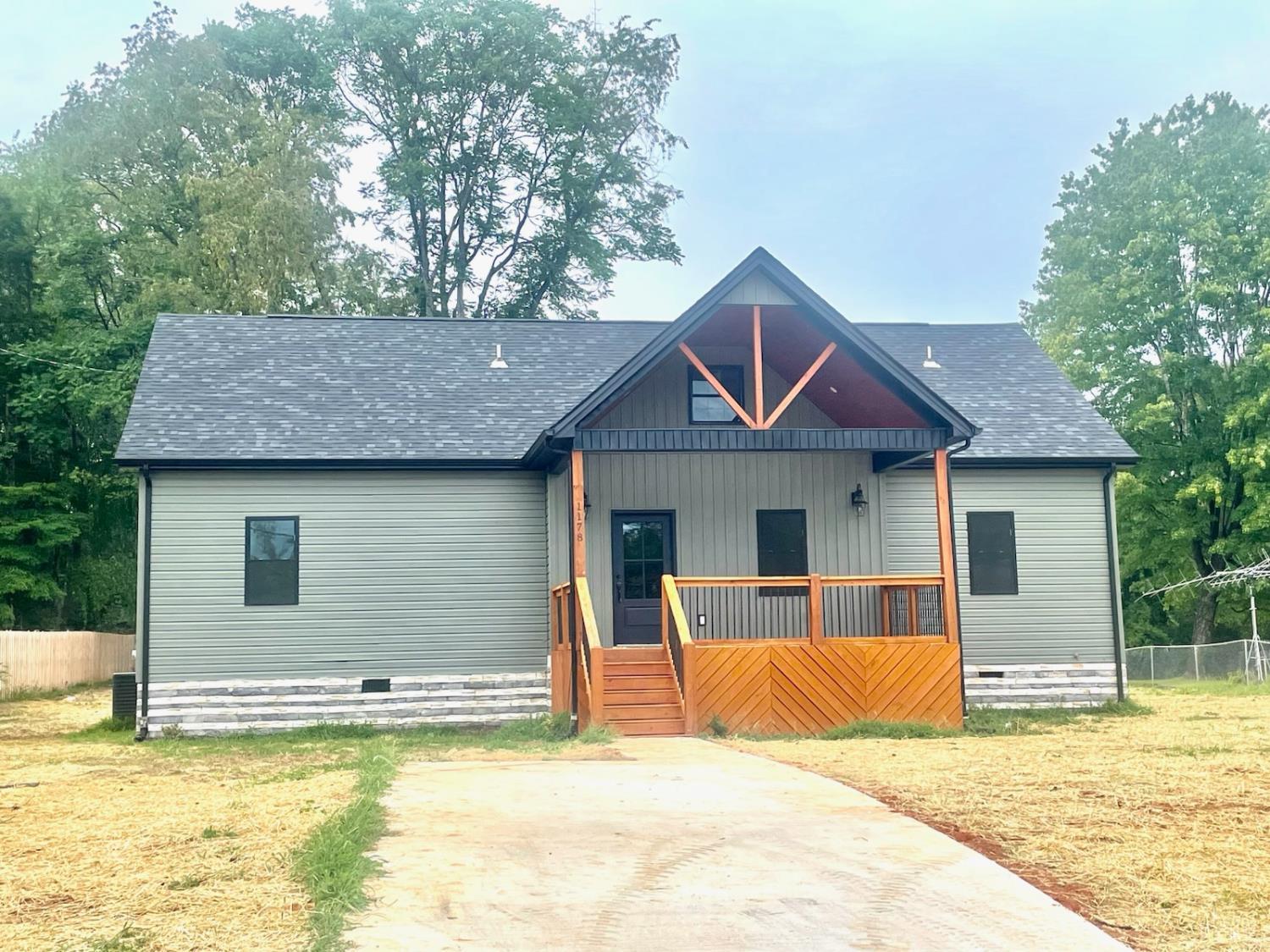 1178 Macon Loop — photo