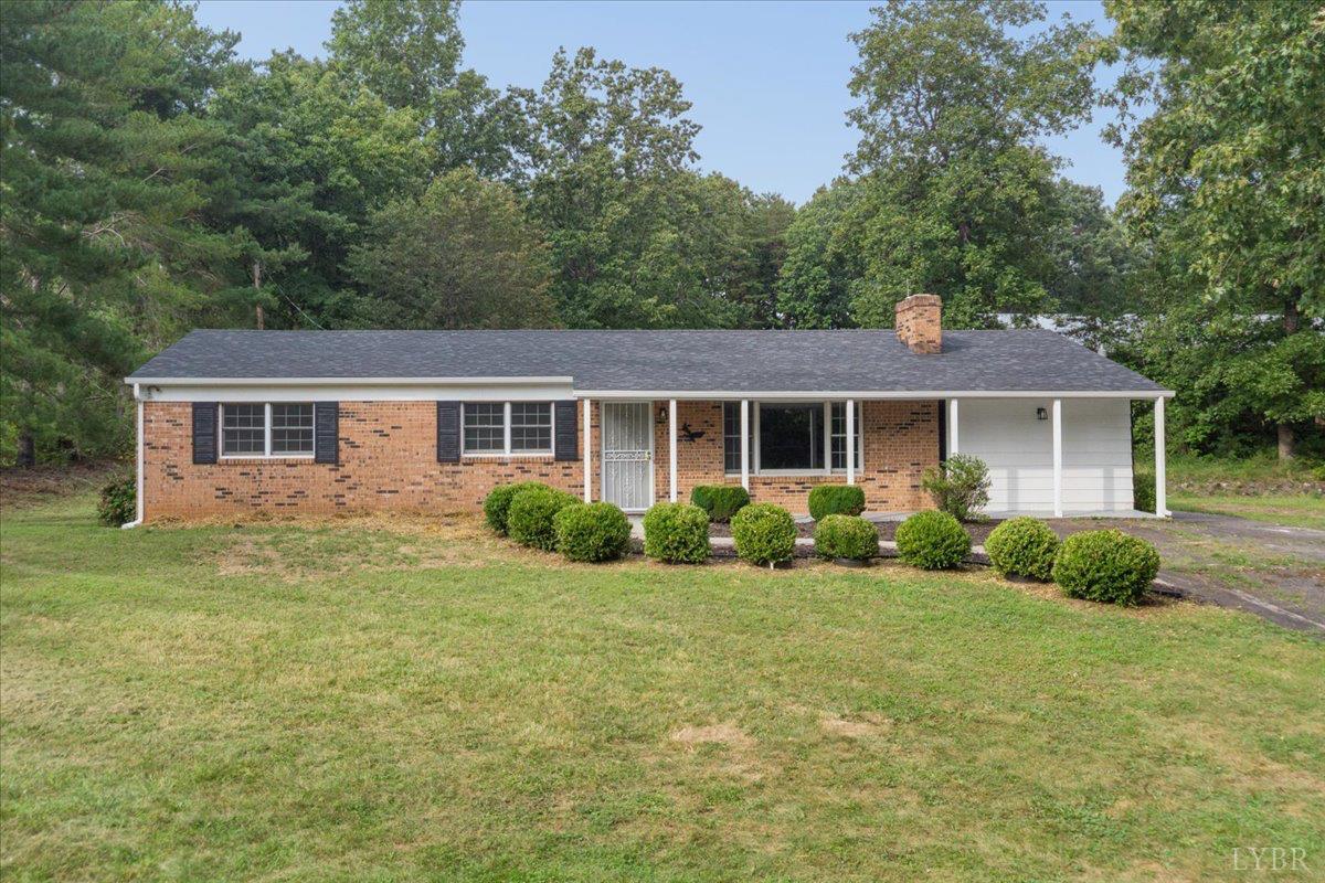 123 Elmwood Lane — photo